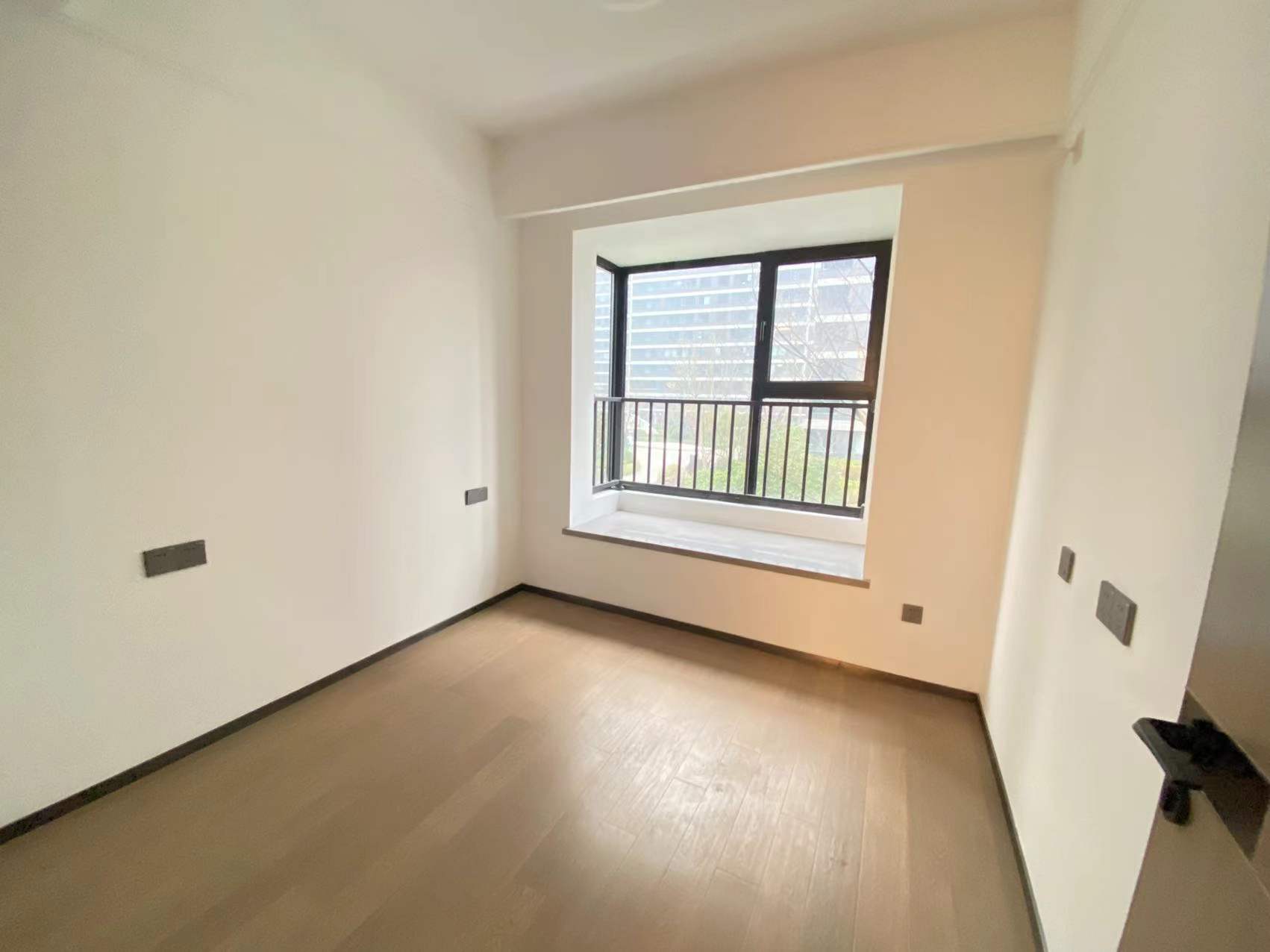 滨江道静园 3室2厅2卫 141.77m&sup2;