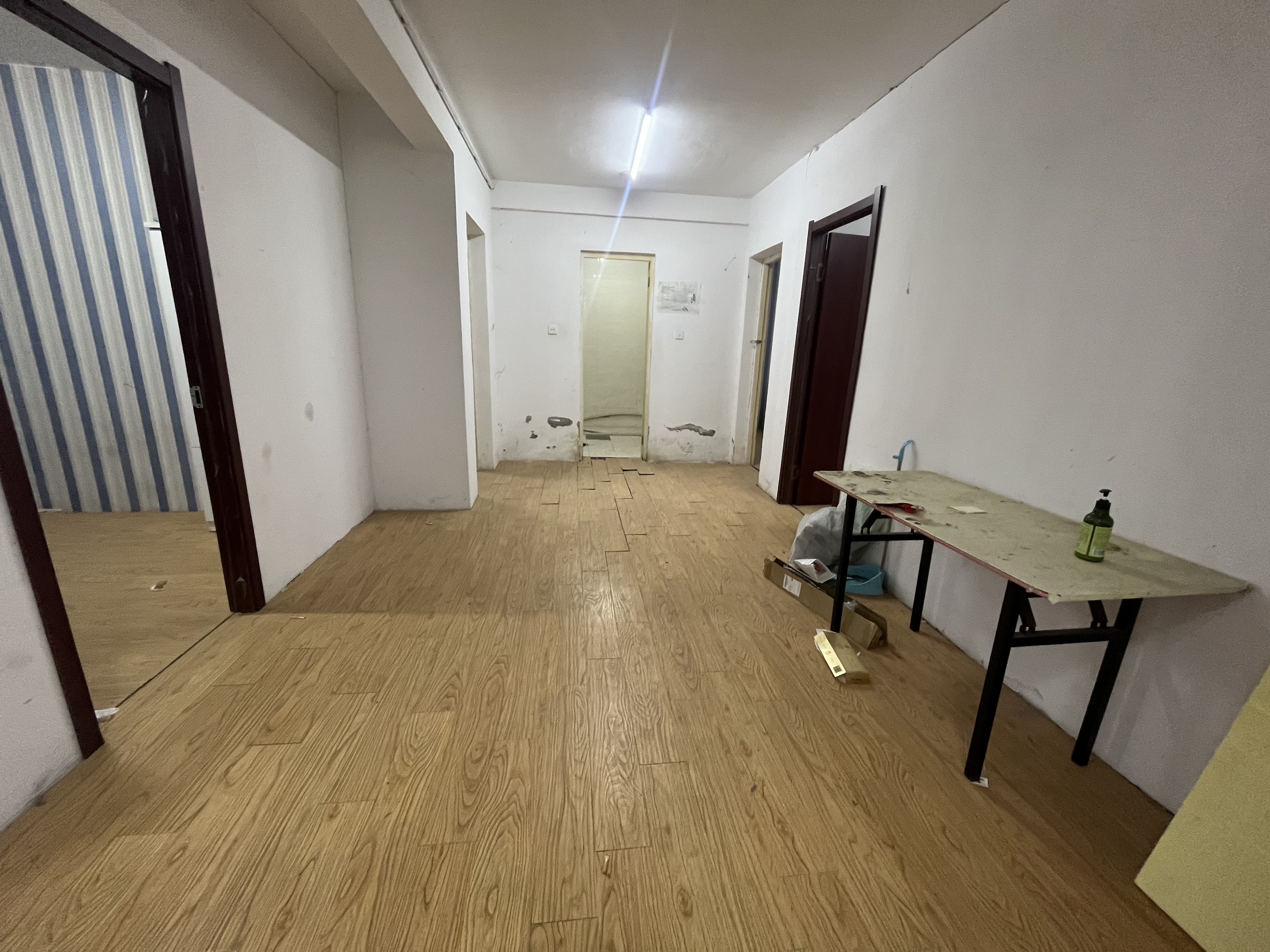炜赋花苑 3室2厅1卫 128m&sup2;