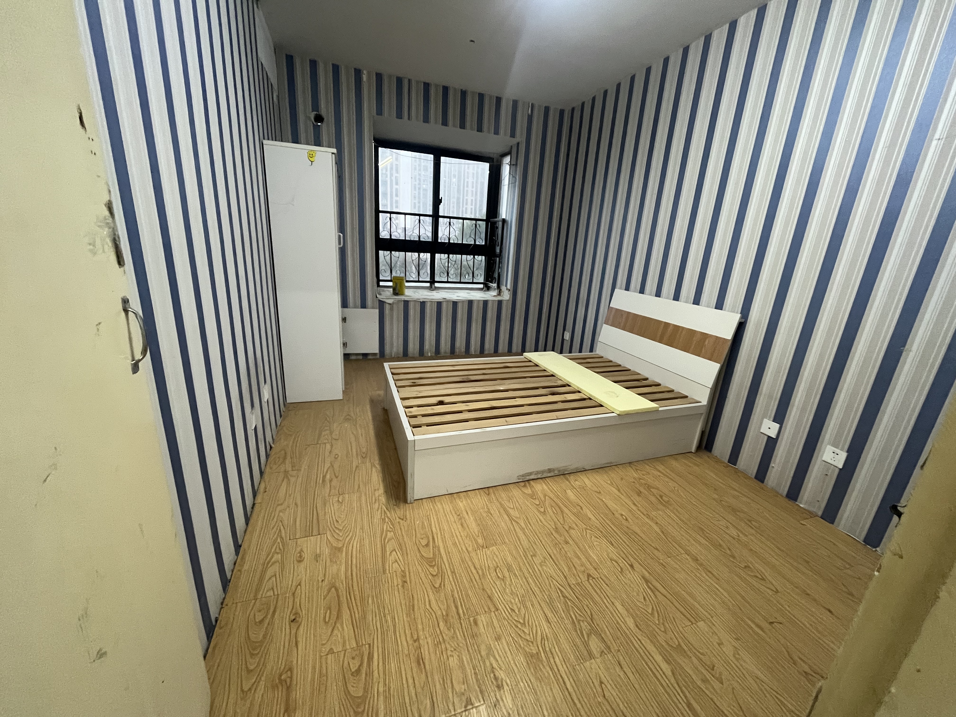 炜赋花苑 3室2厅1卫 128m&sup2;
