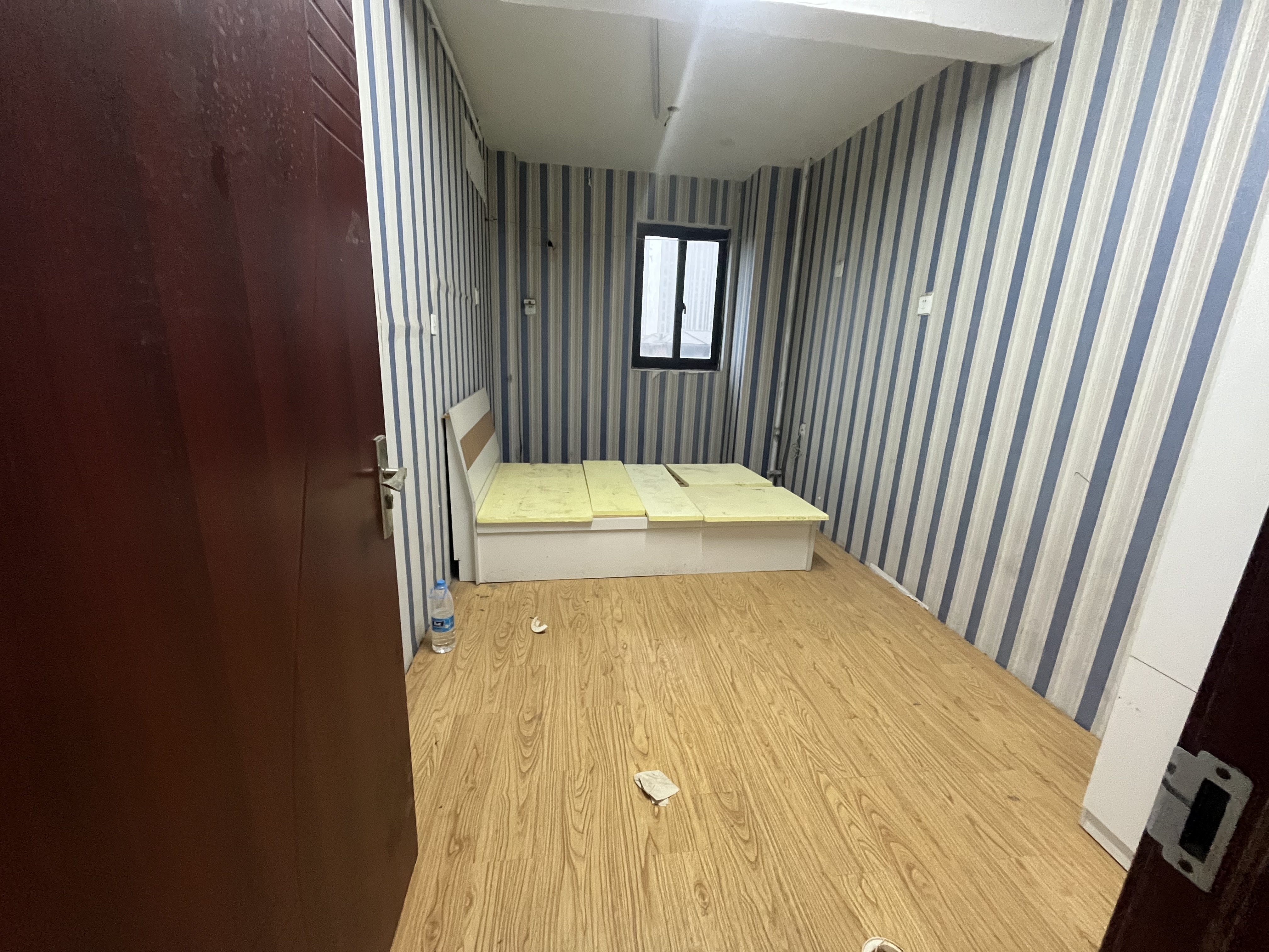 炜赋花苑 3室2厅1卫 128m&sup2;