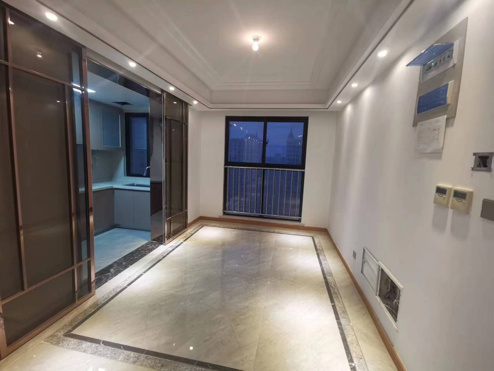 中南世纪花城三期 4室2厅2卫 145.3m²