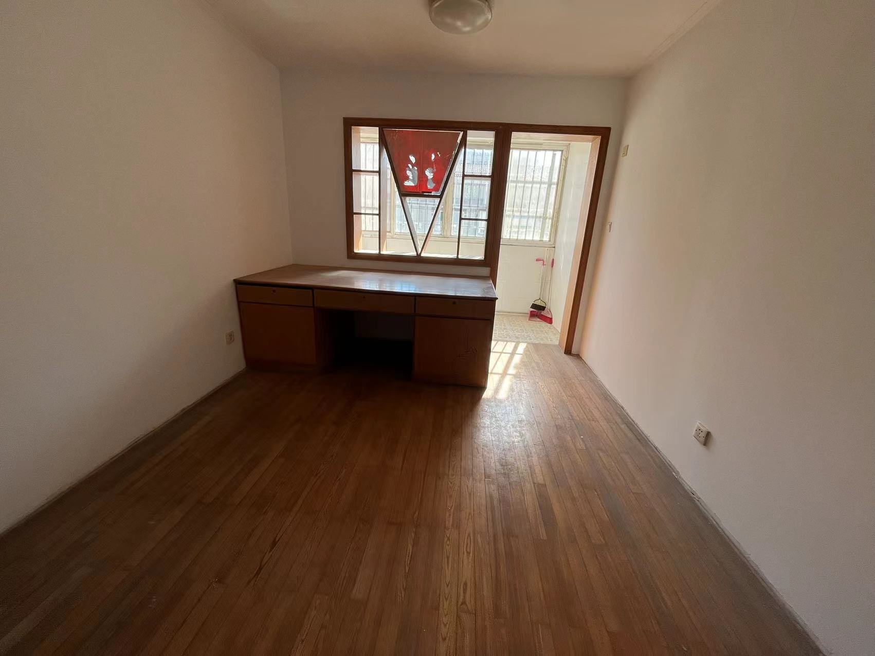 鸿运城市花苑 3室2厅1卫 108.77m&sup2;