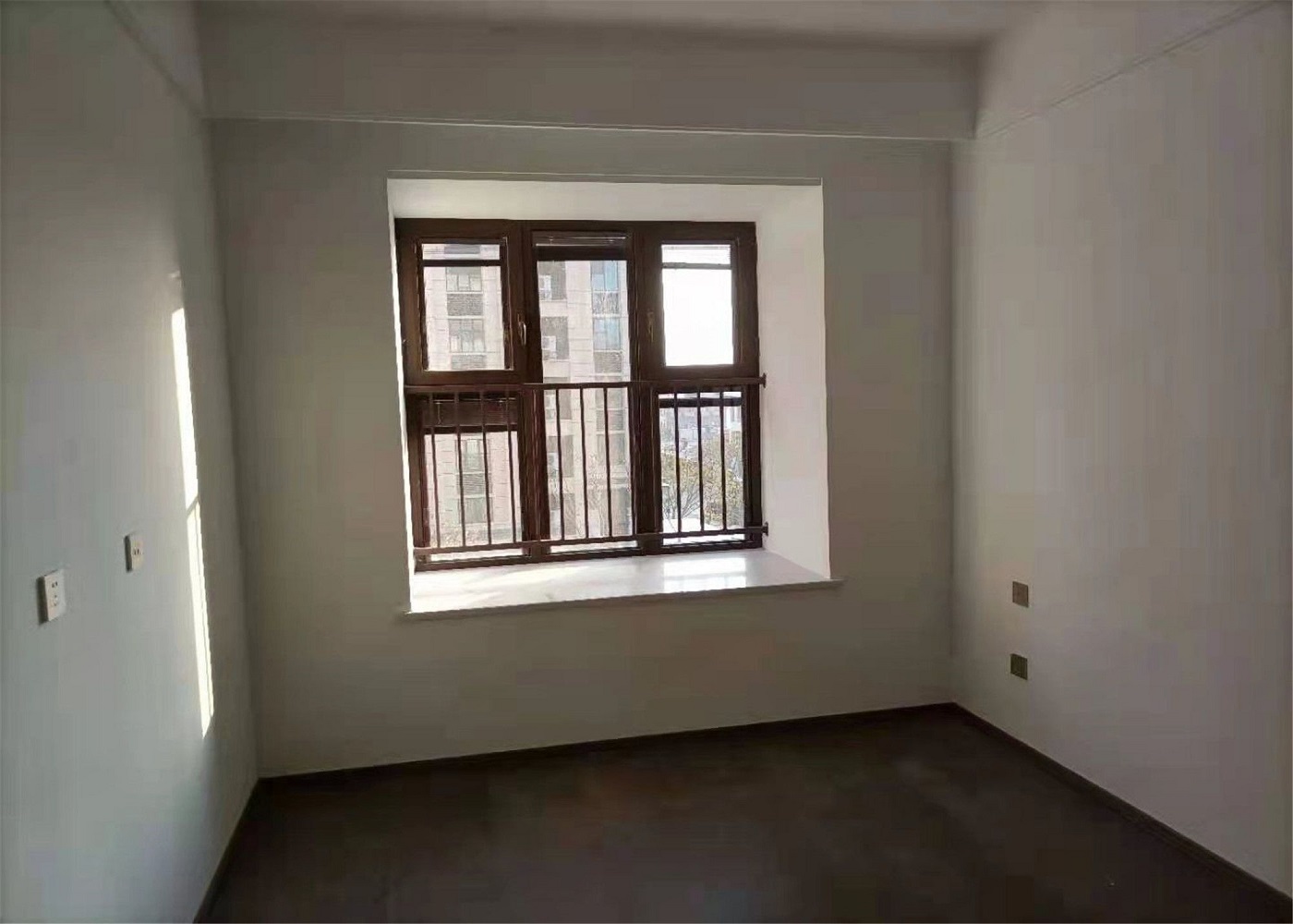 珑府 4室2厅2卫 136.00m&sup2;