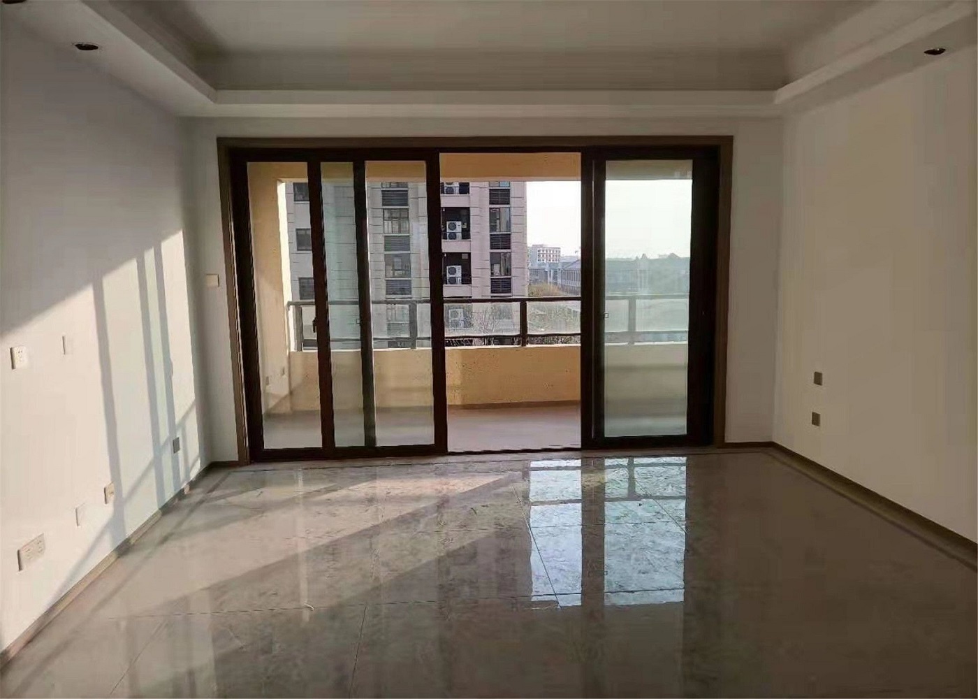珑府 4室2厅2卫 136.00m&sup2;