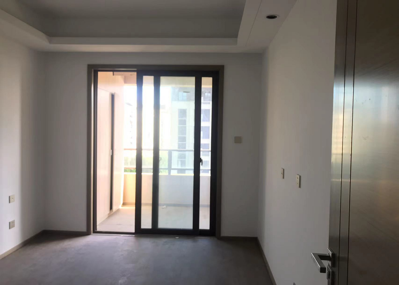 珑府 4室2厅2卫 136.00m&sup2;
