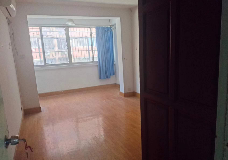 北濠桥东村 2室1厅1卫 72m&sup2;