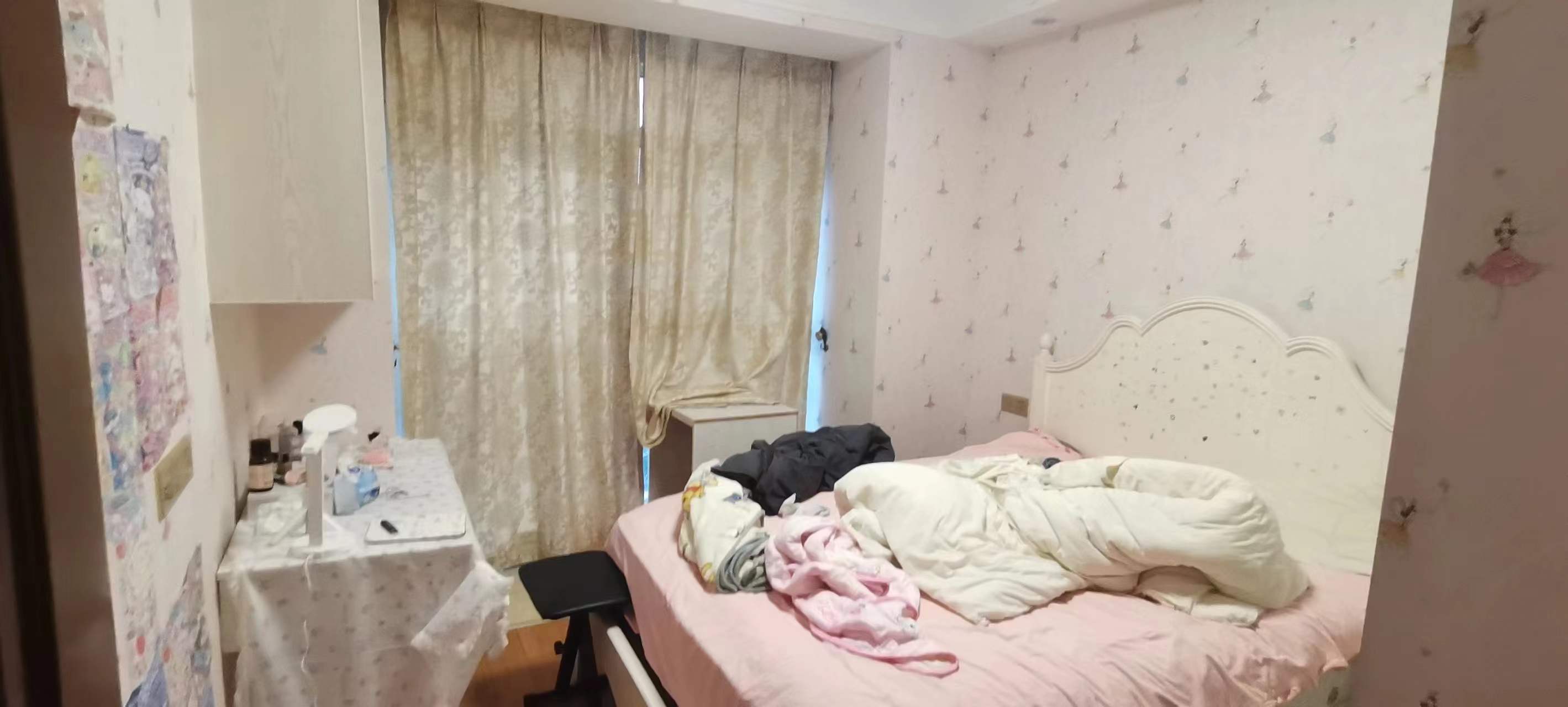 中南世纪花城二期 4室2厅2卫 137m&sup2;