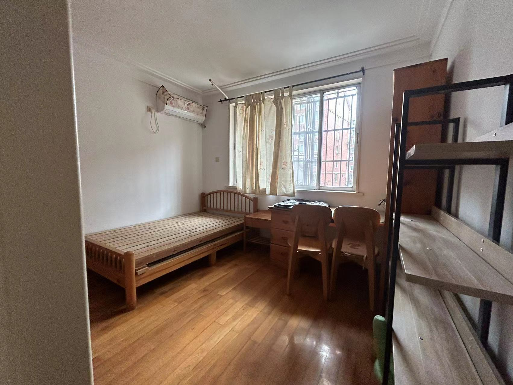 南川园新村 3室2厅1卫 99m&sup2;