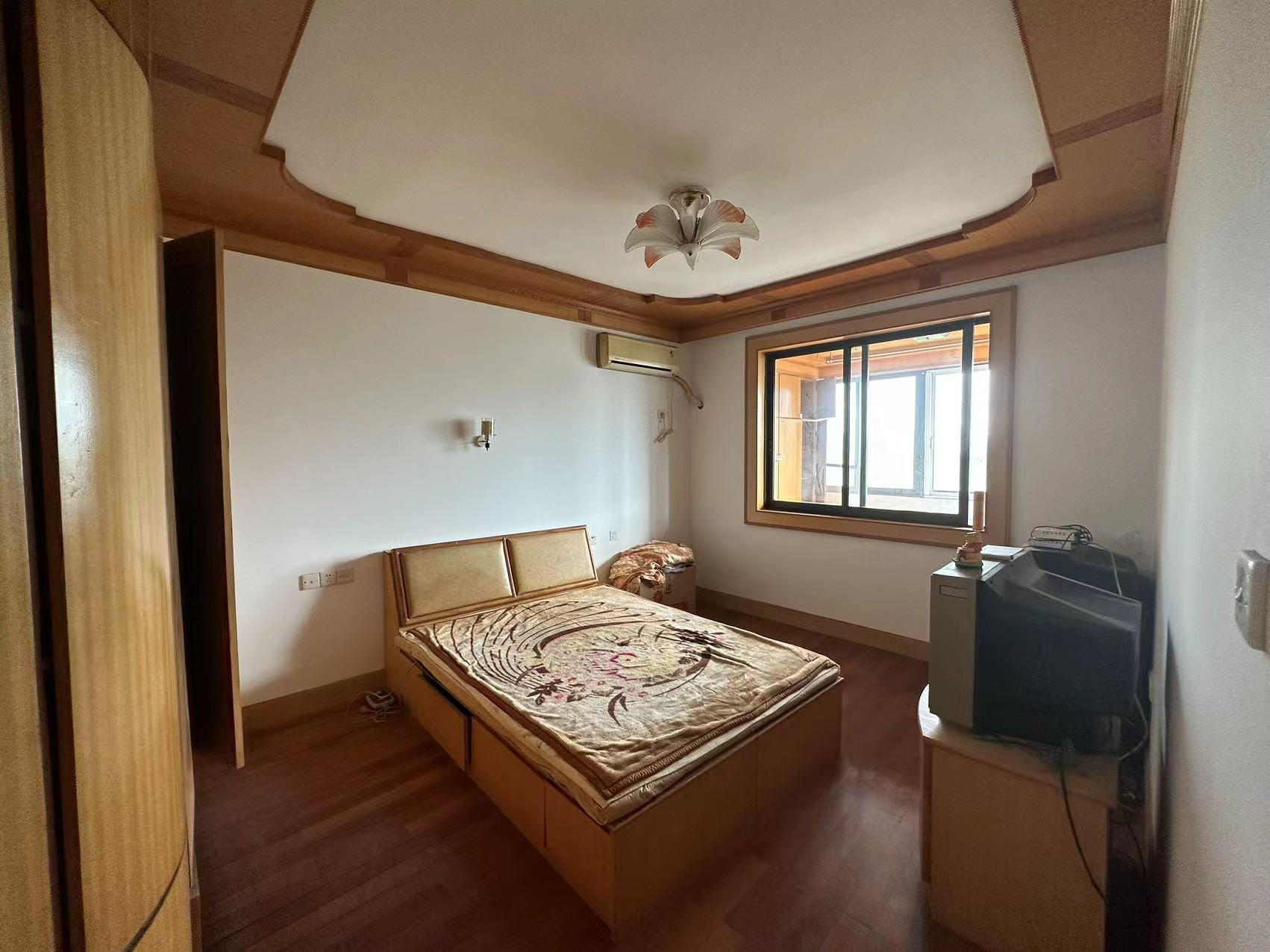 通州花苑 4室2厅2卫 151m²