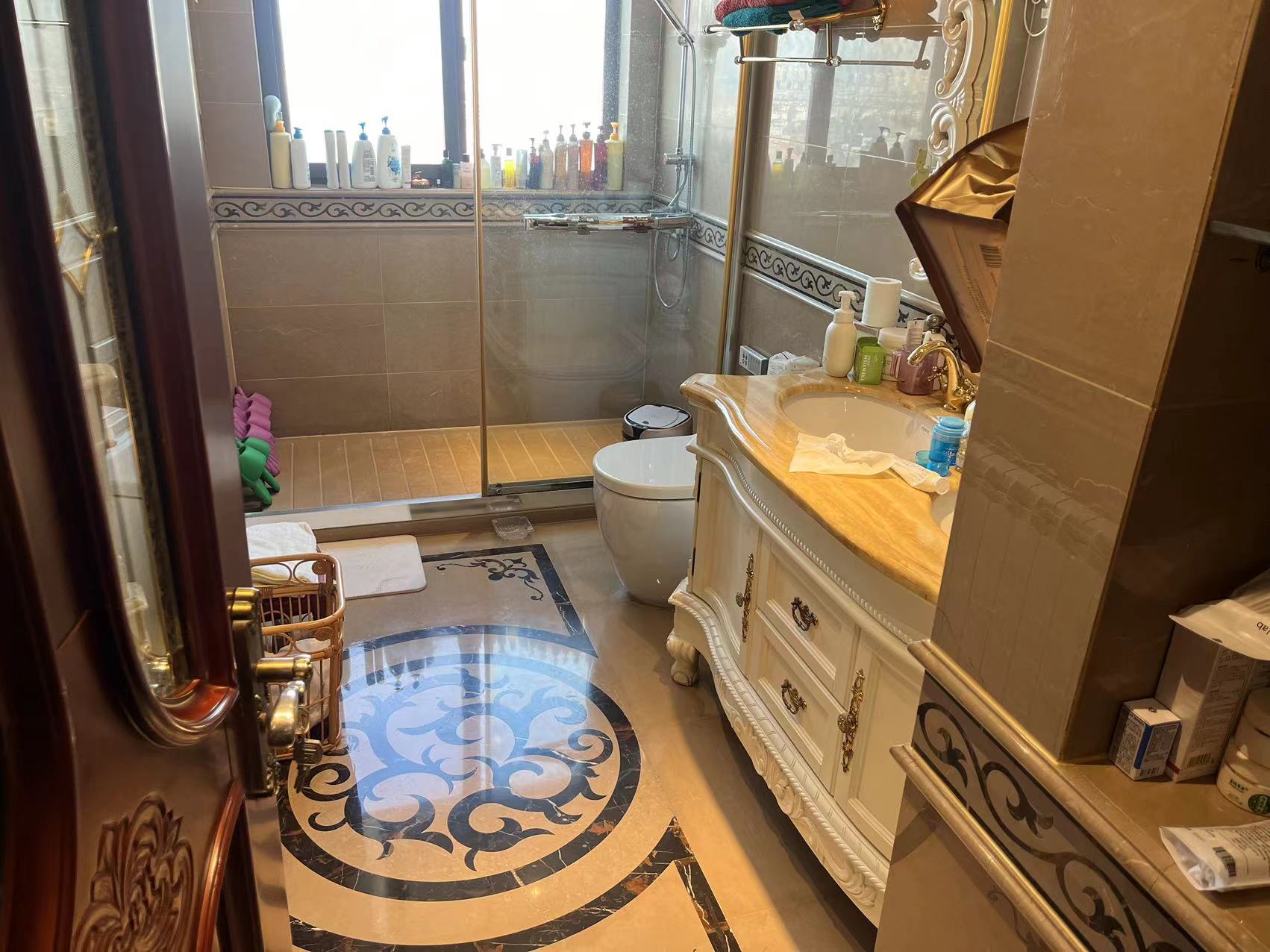 王府大厦 4室2厅2卫 217m&sup2;