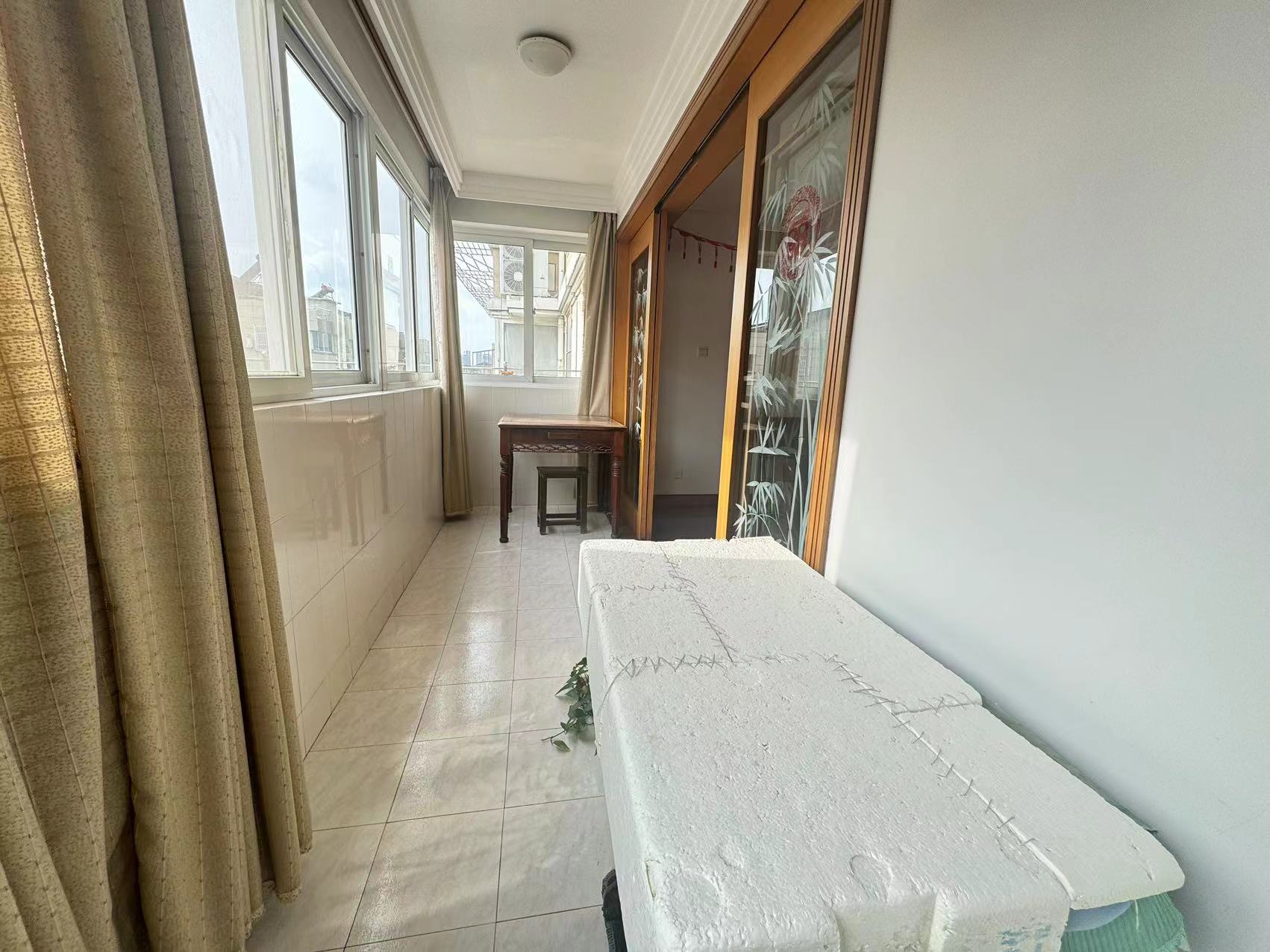 城南小苑 3室2厅2卫 135.00m&sup2;