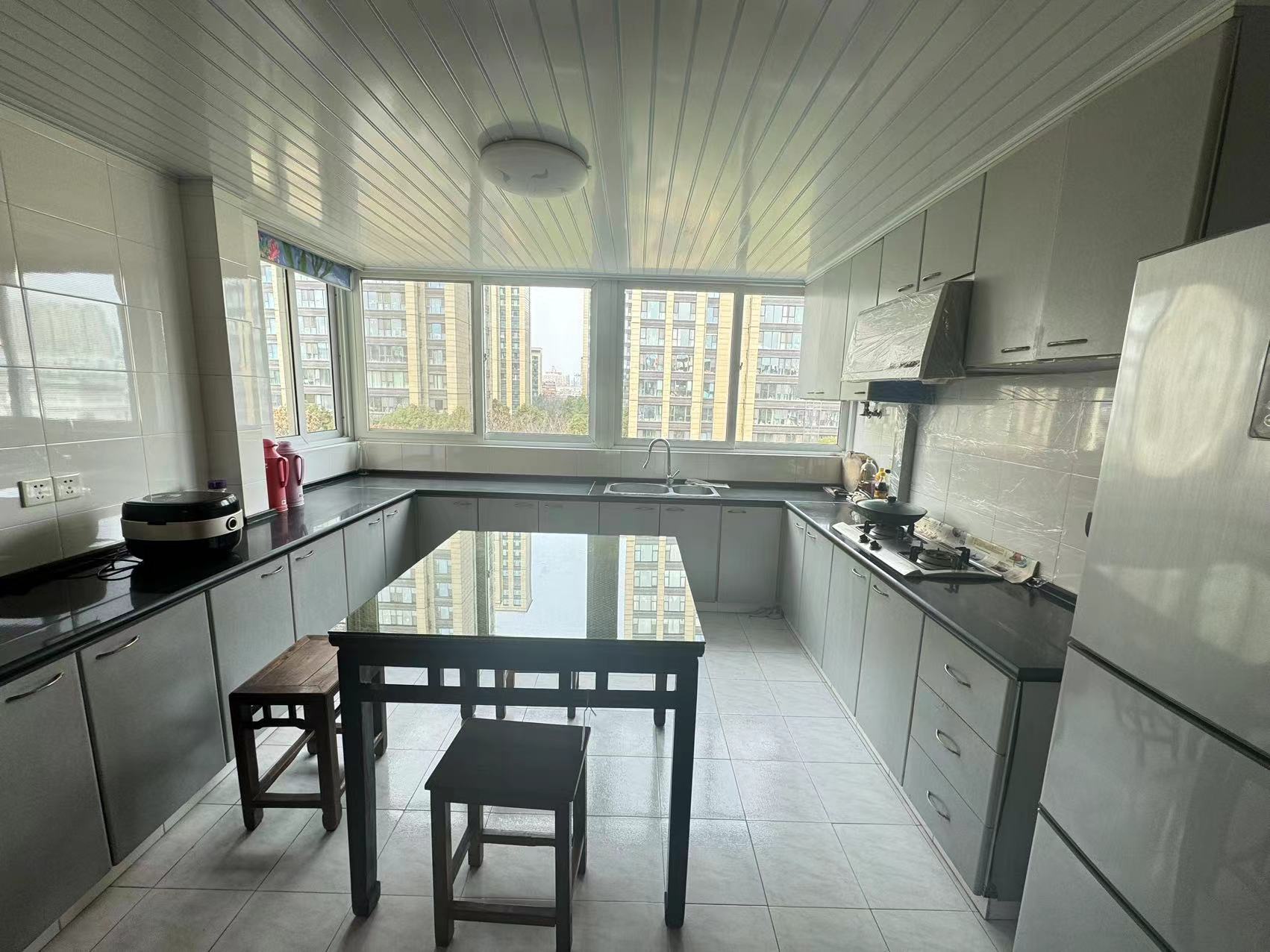 城南小苑 3室2厅2卫 135.00m&sup2;