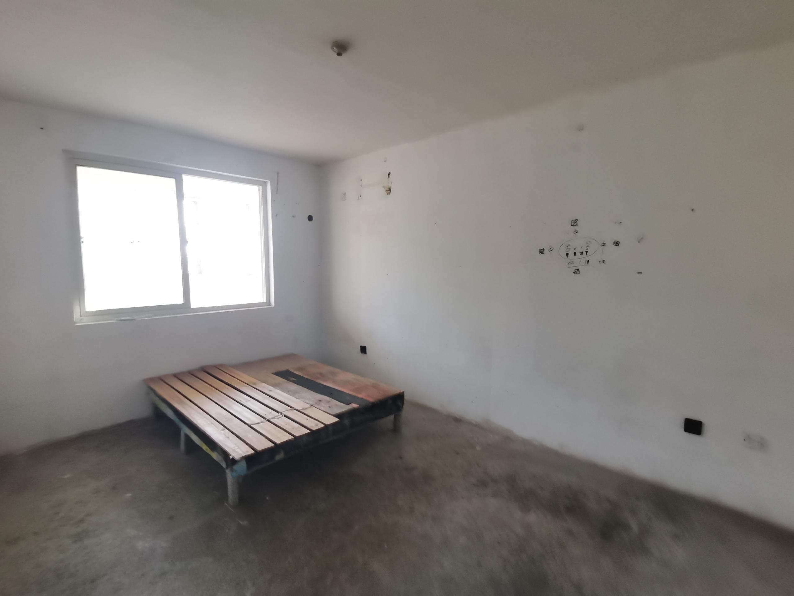 城山家园 5室2厅2卫 187.00m&sup2;