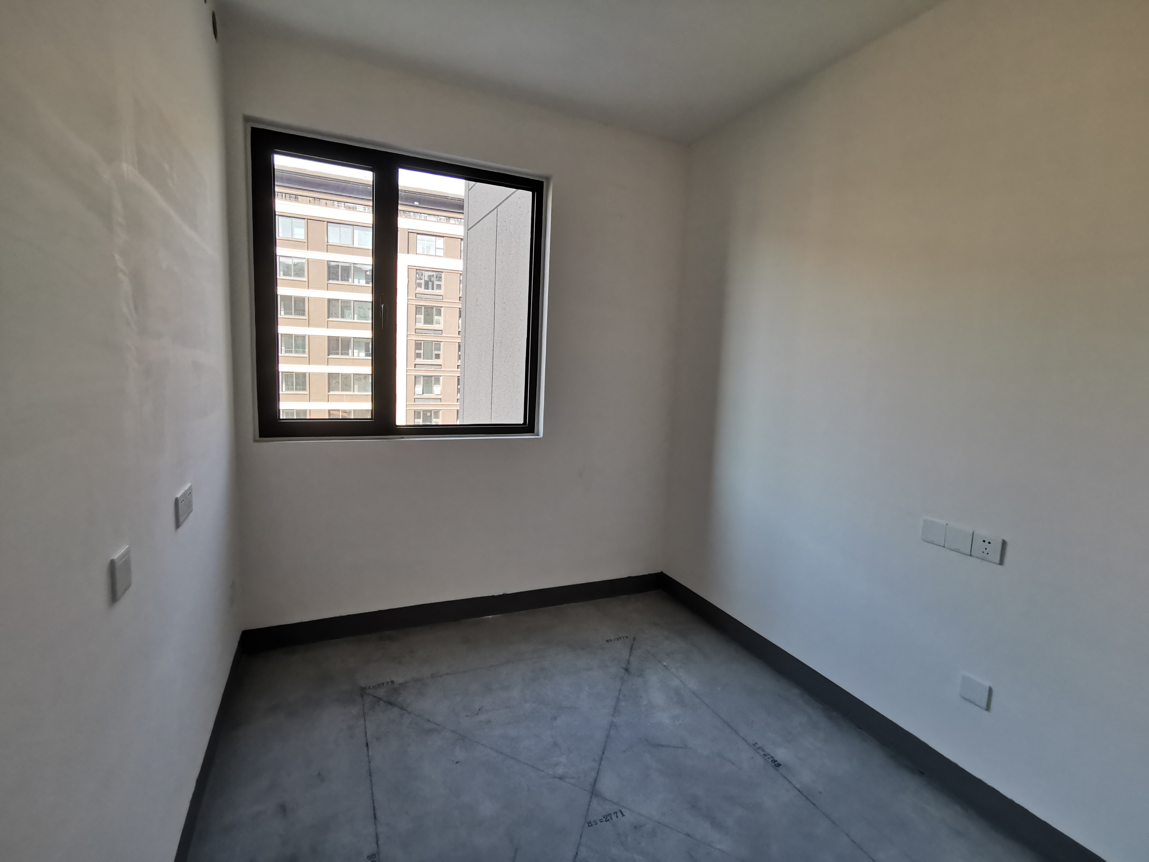 建发御珑湾 4室2厅2卫 131m&sup2;
