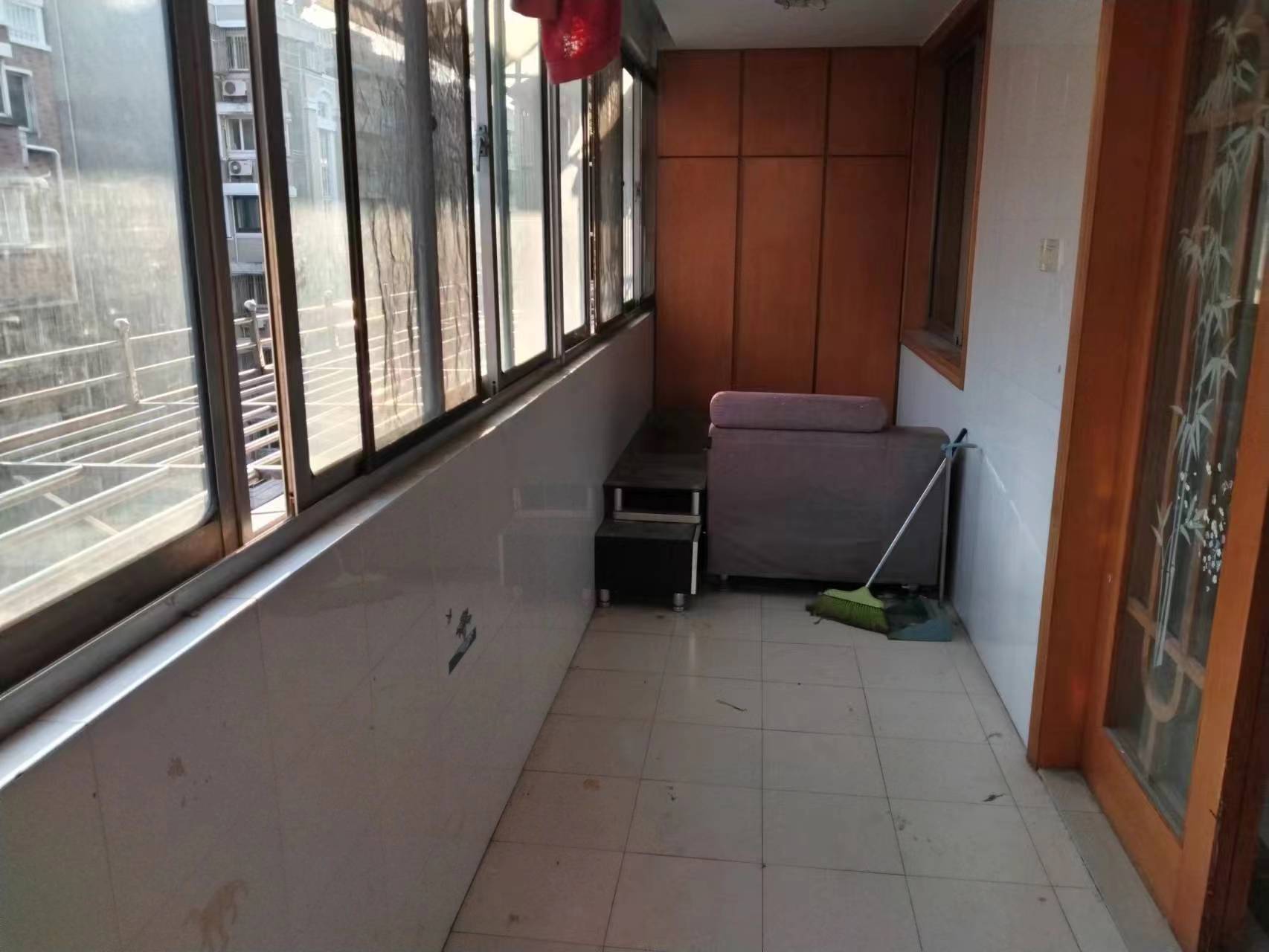 瑞丰花园 3室2厅1卫 140m&sup2;