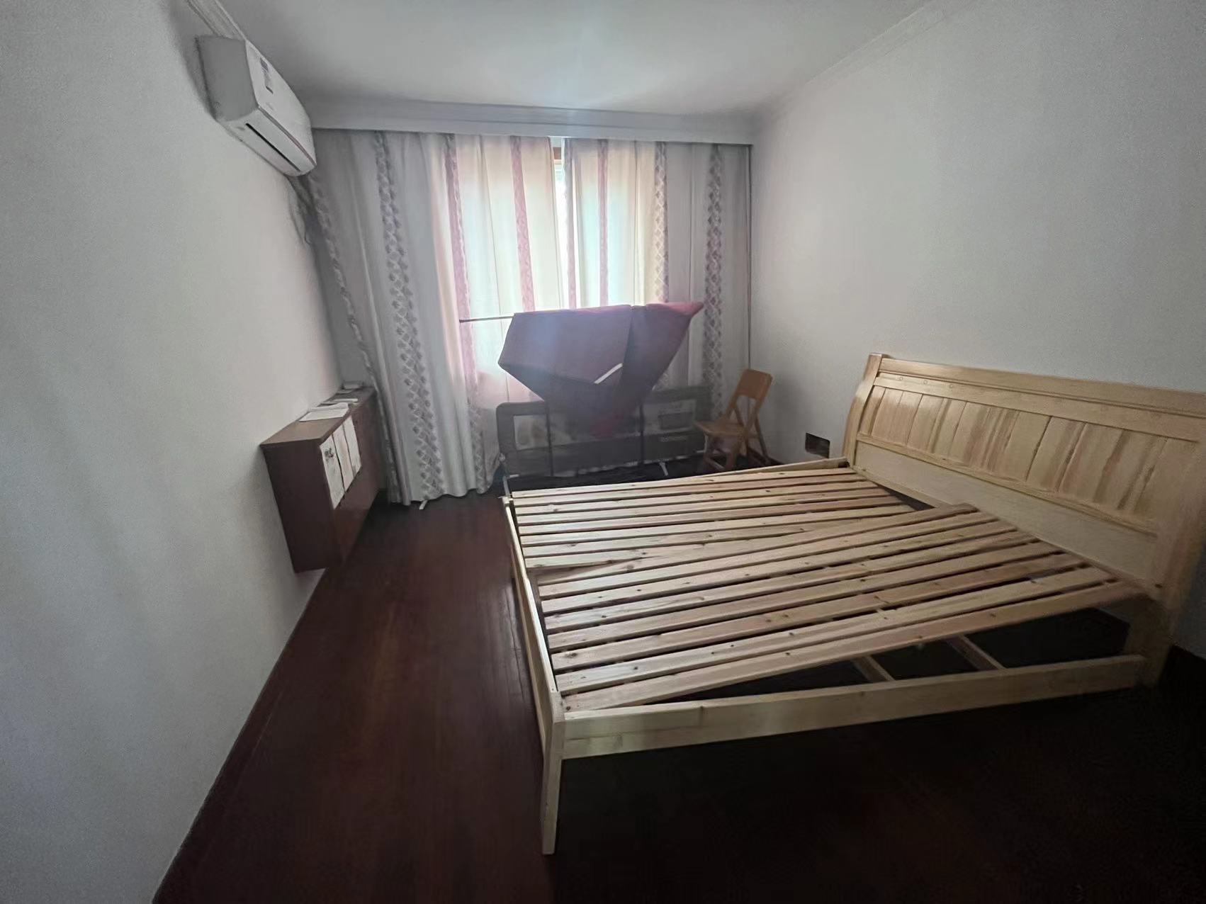 瑞丰花园 4室2厅2卫 240.00m&sup2;