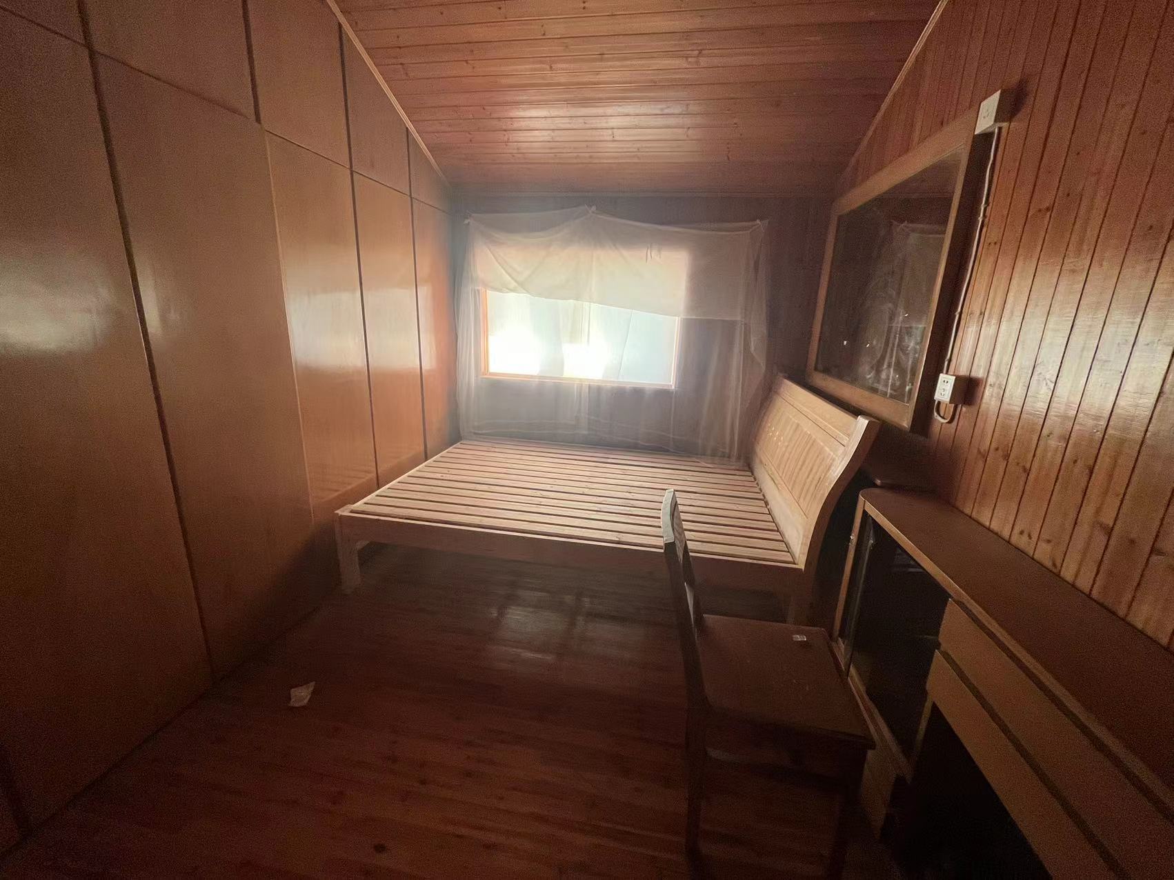 瑞丰花园 4室2厅2卫 240.00m&sup2;
