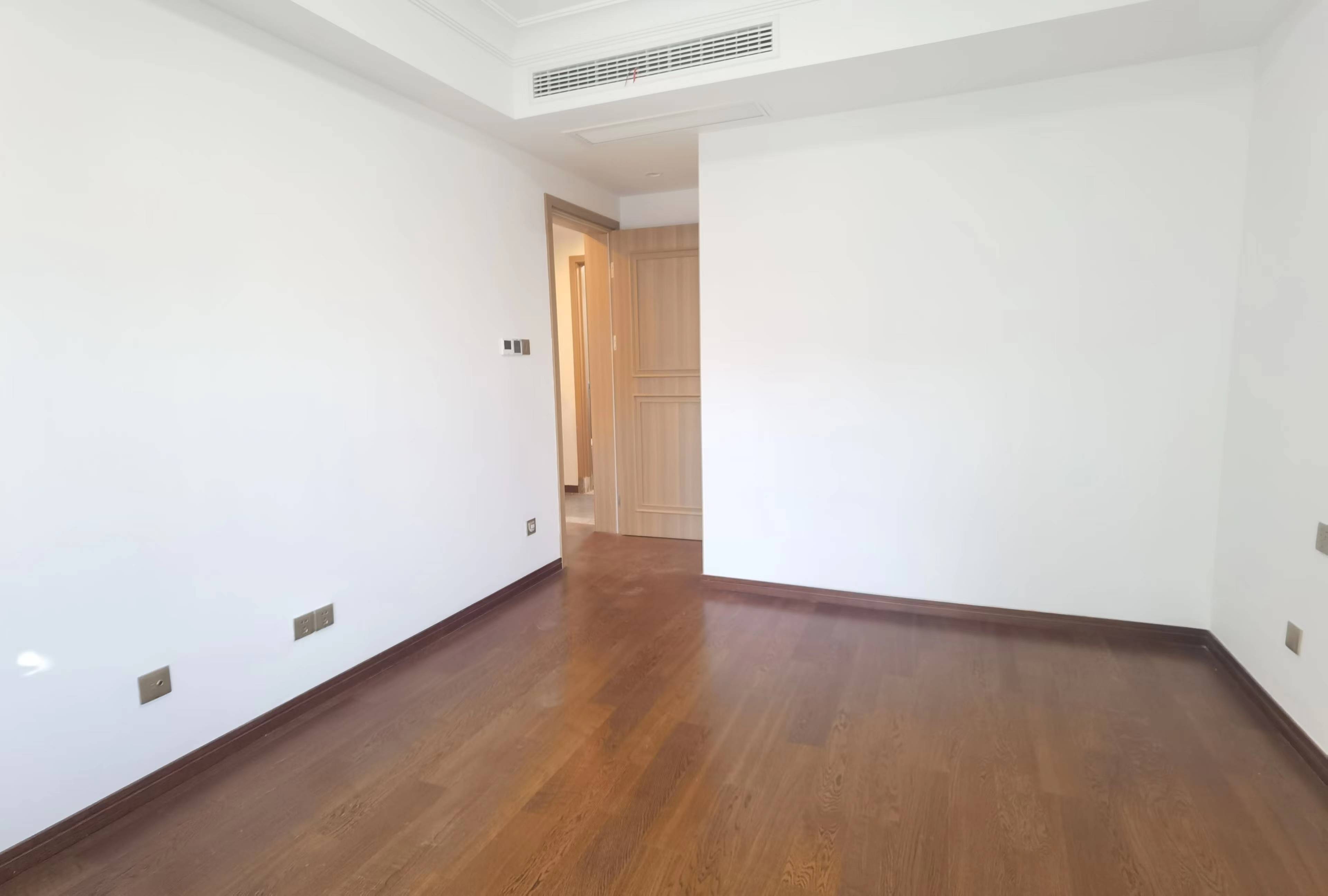 雍华府 3室2厅2卫 114.33m&sup2;