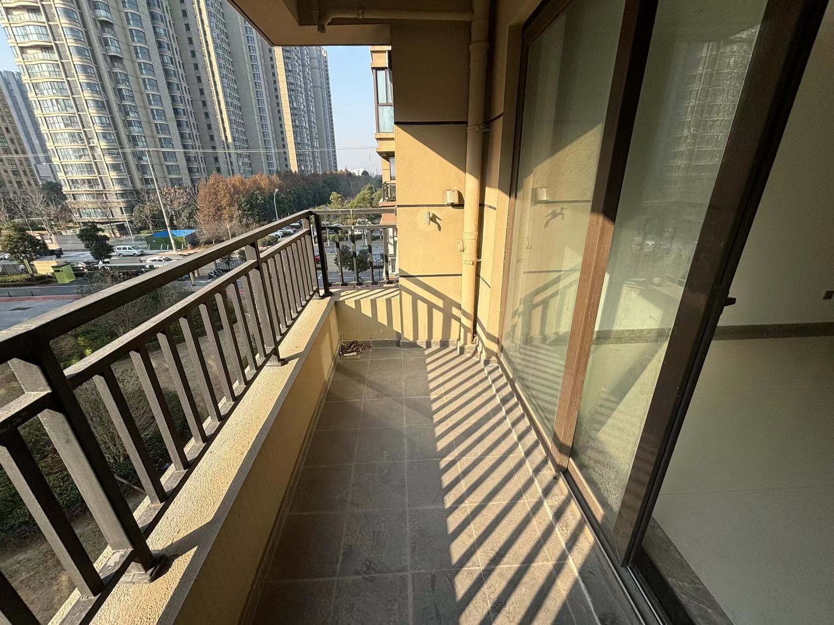 富力院士廷 3室2厅2卫 109m&sup2;
