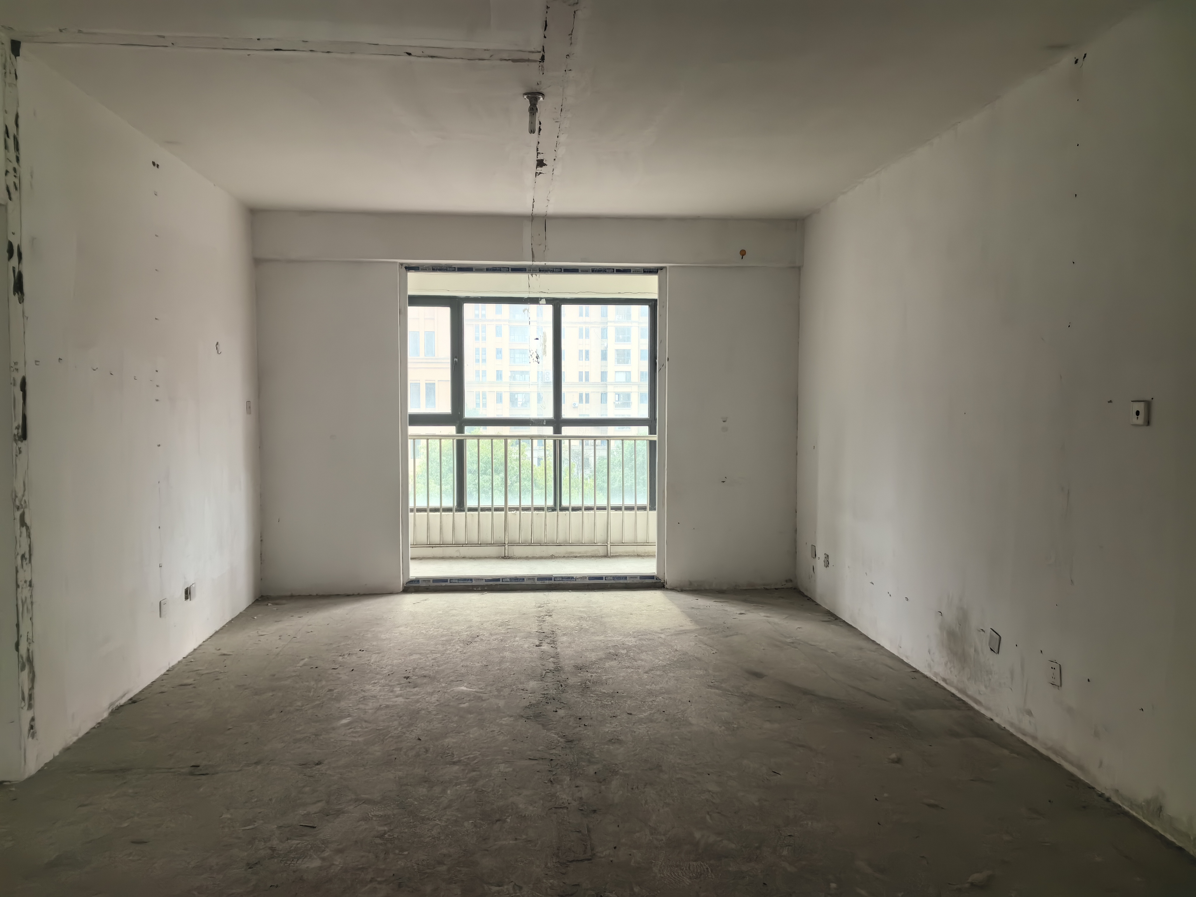 中港城皇家公寓 3室2厅2卫 141m&sup2;