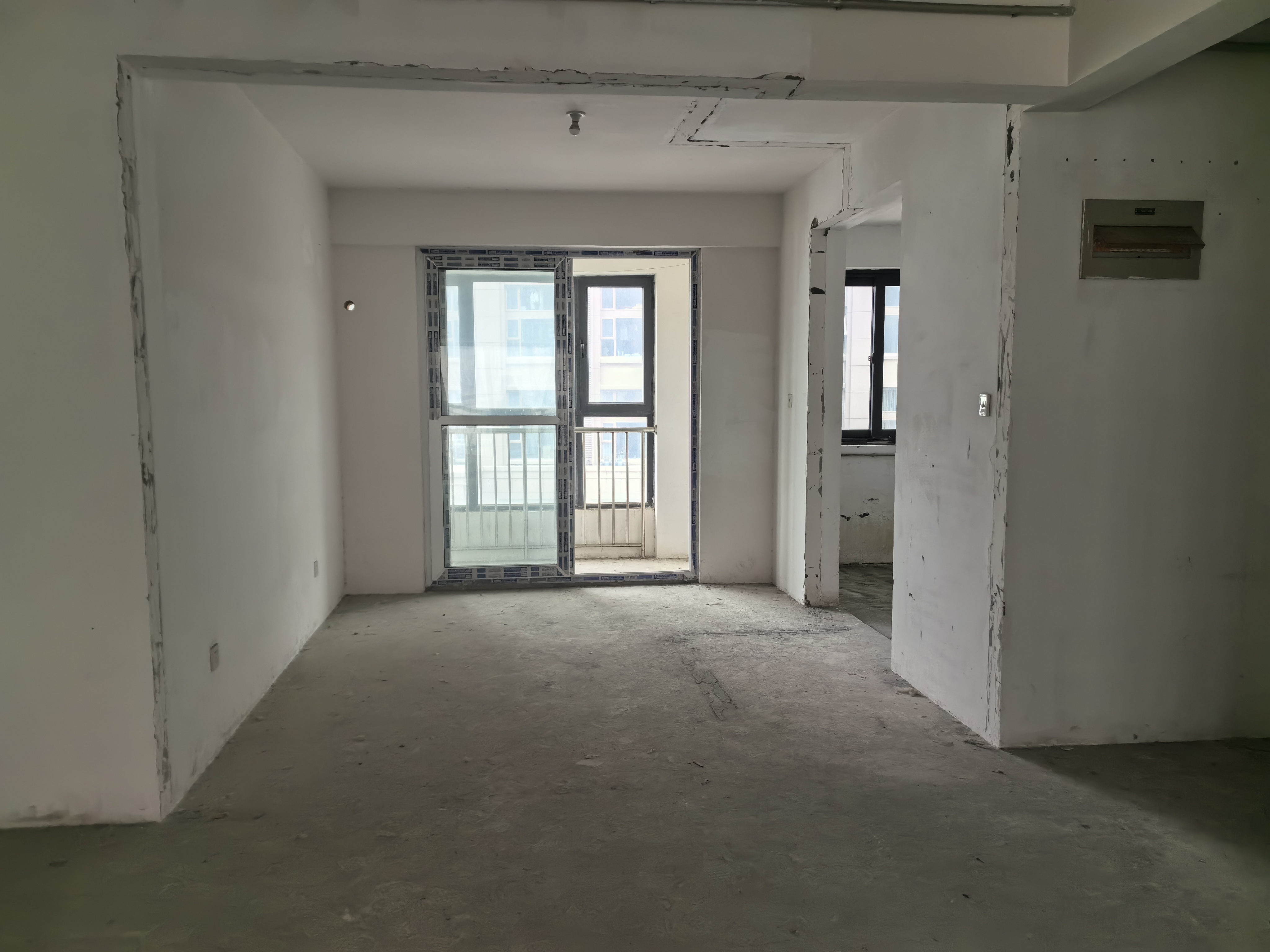 中港城皇家公寓 3室2厅2卫 141m&sup2;
