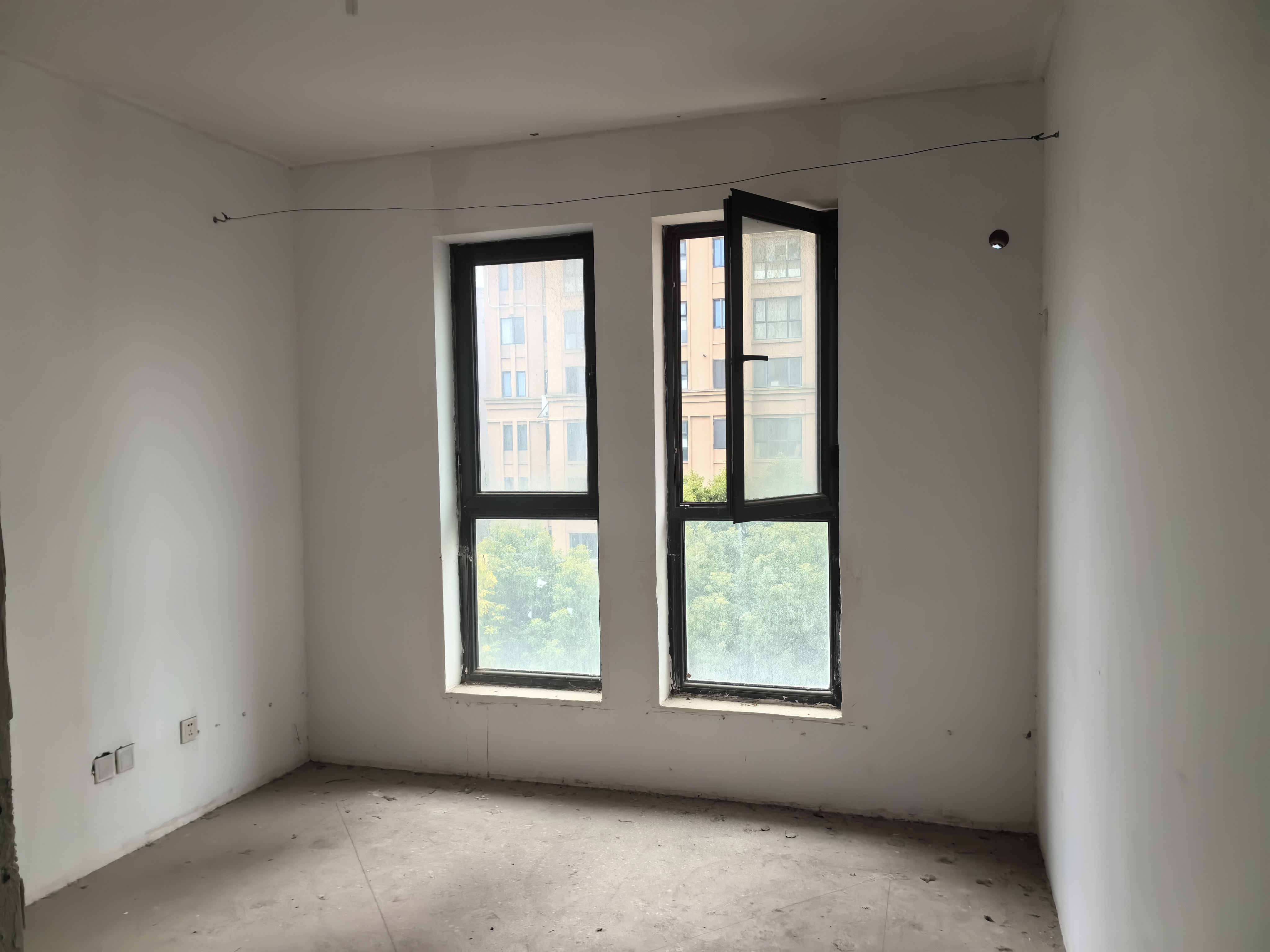 中港城皇家公寓 3室2厅2卫 141m&sup2;