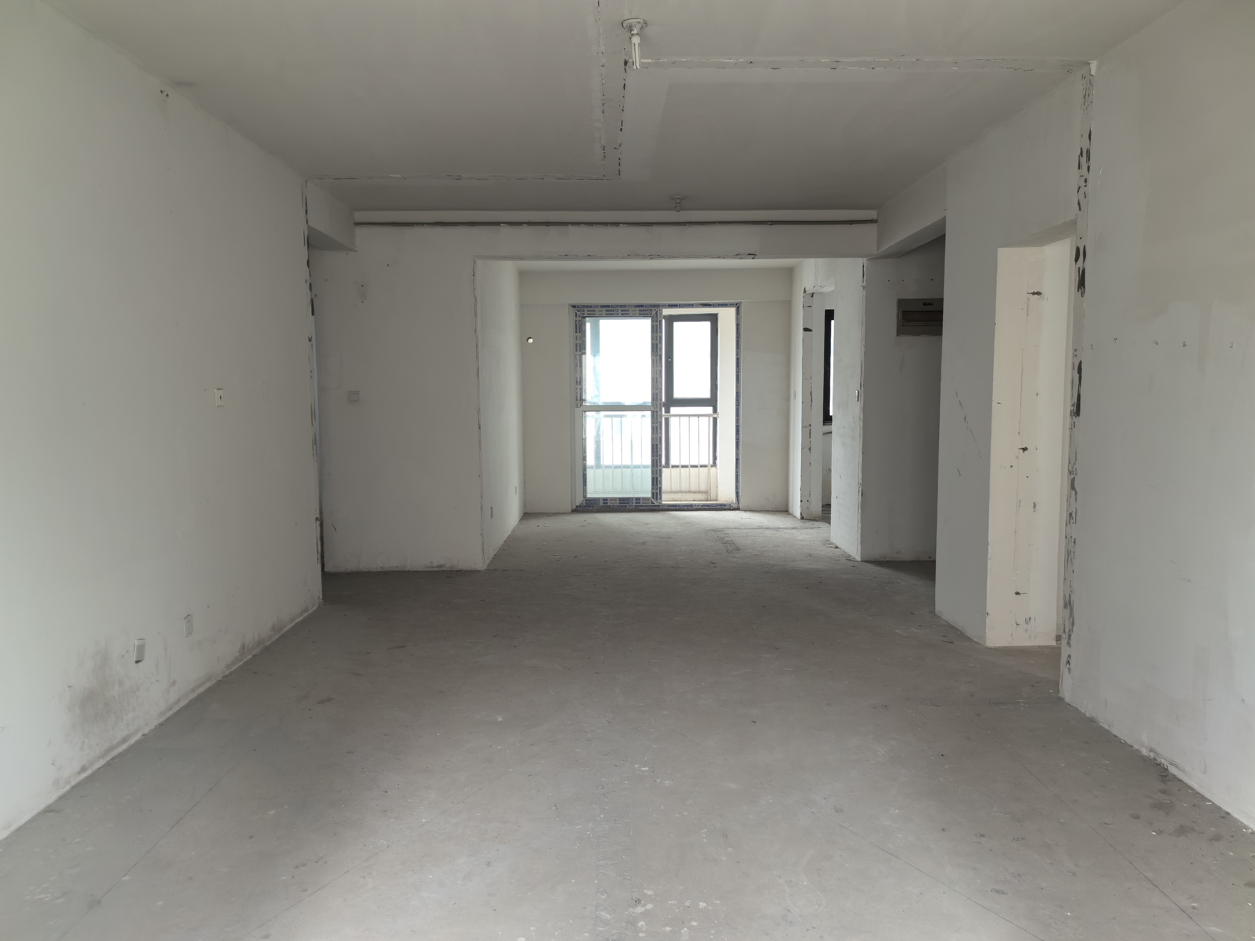中港城皇家公寓 3室2厅2卫 141m&sup2;