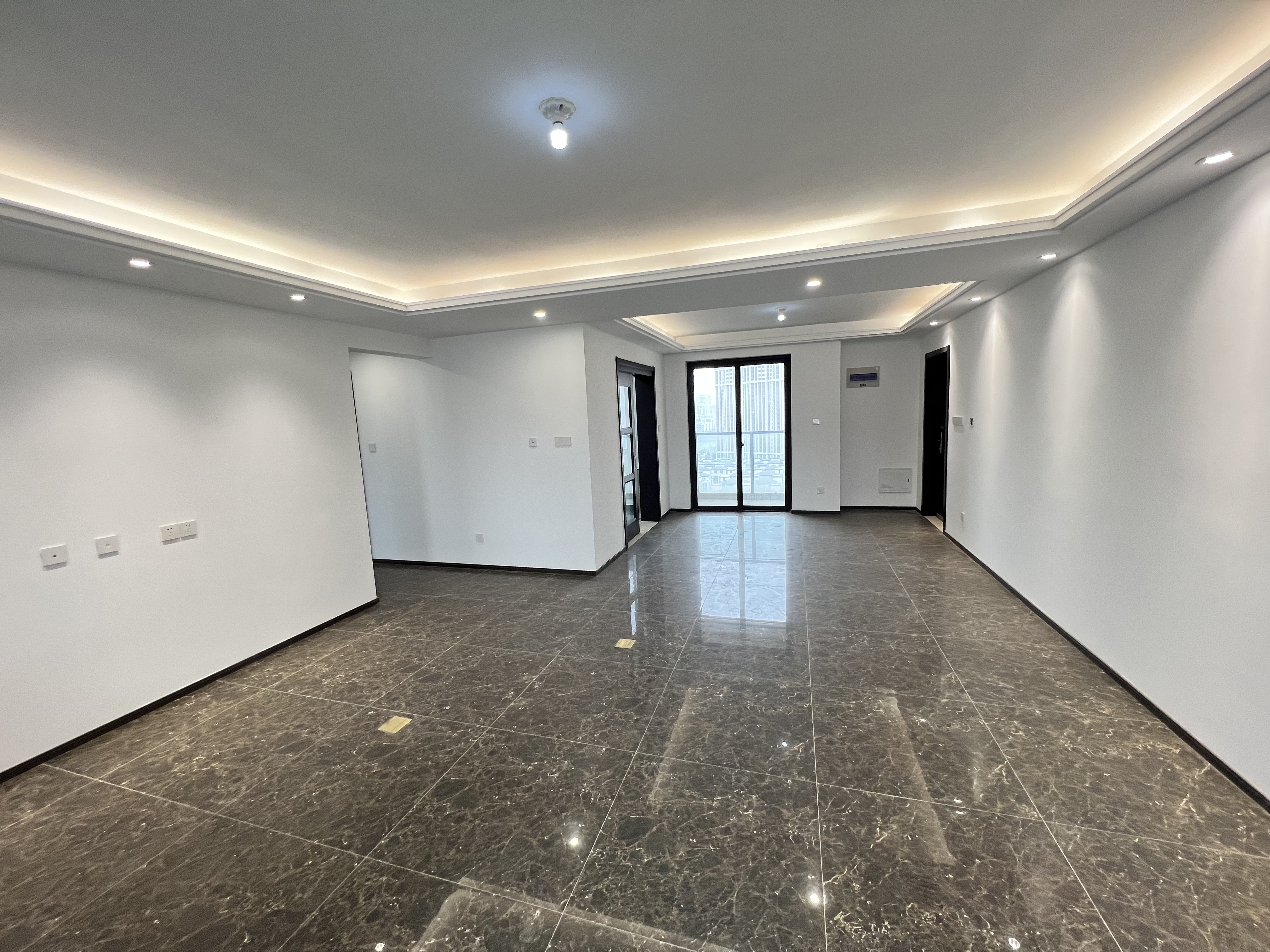 云樾东方 3室2厅2卫 136m&sup2;