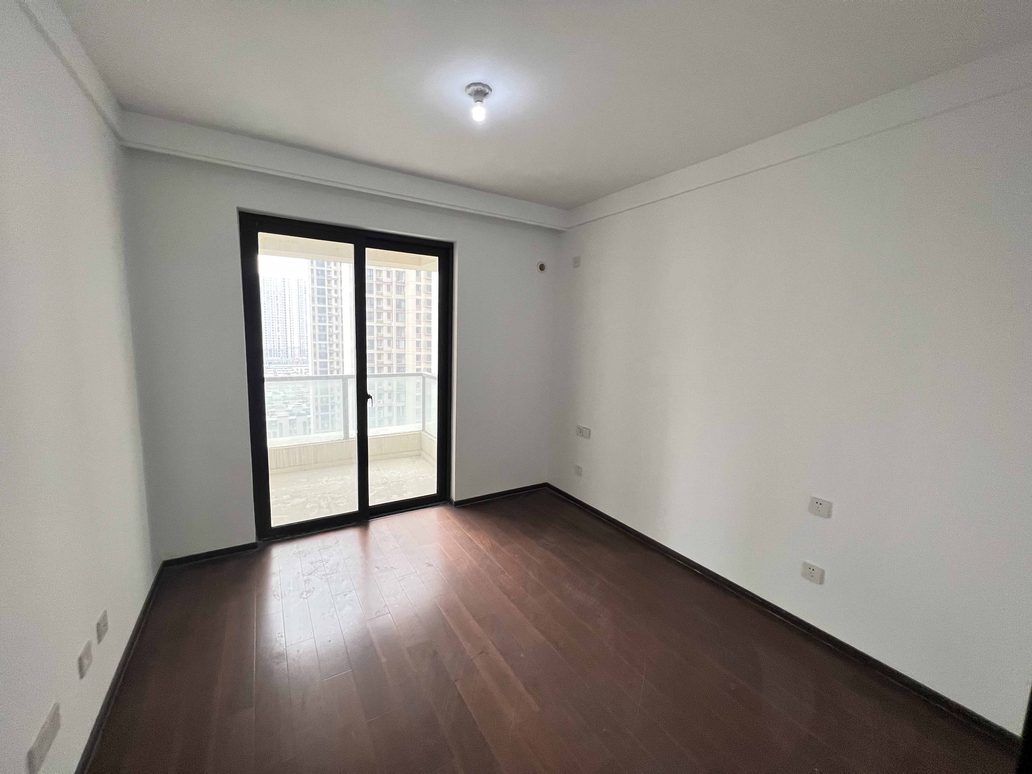 云樾东方 3室2厅2卫 136m&sup2;