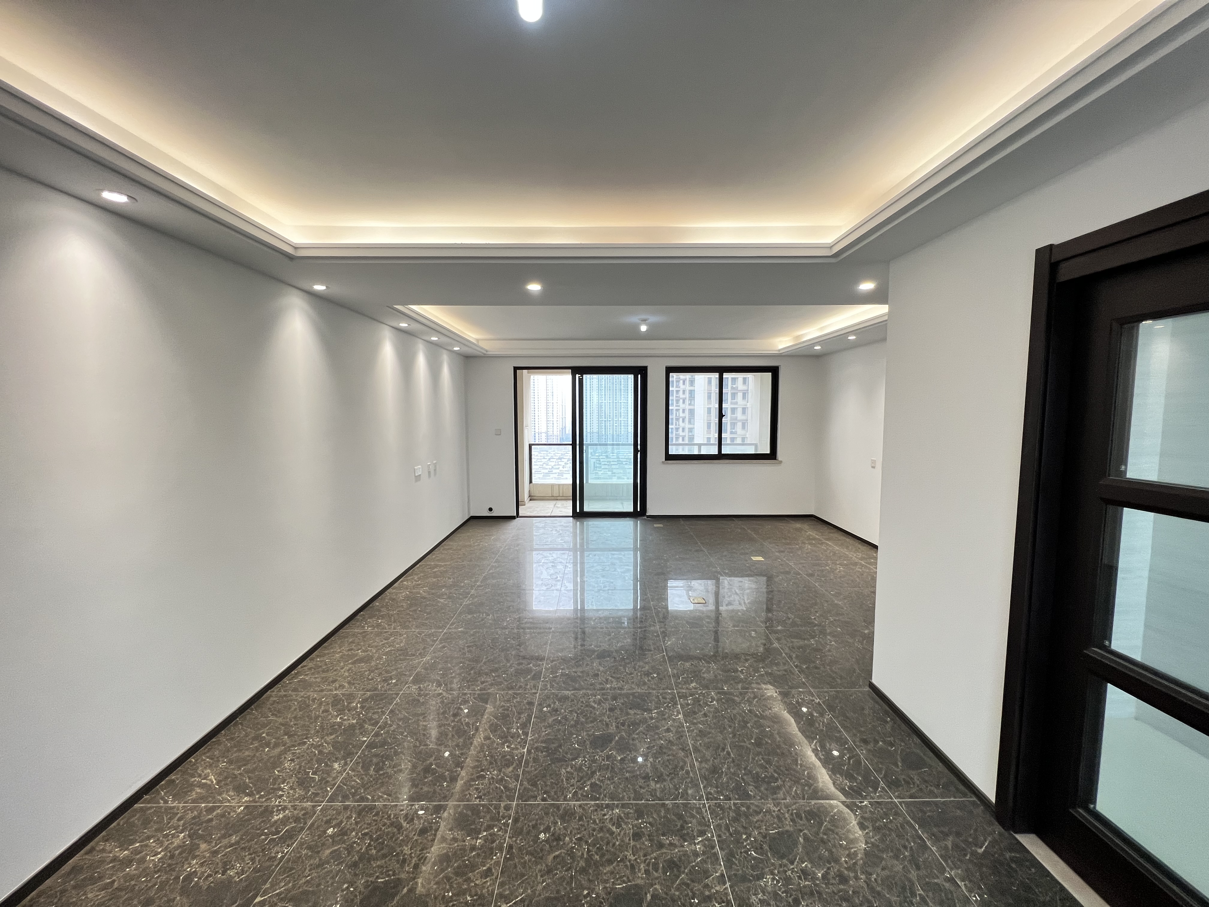 云樾东方 3室2厅2卫 136m&sup2;