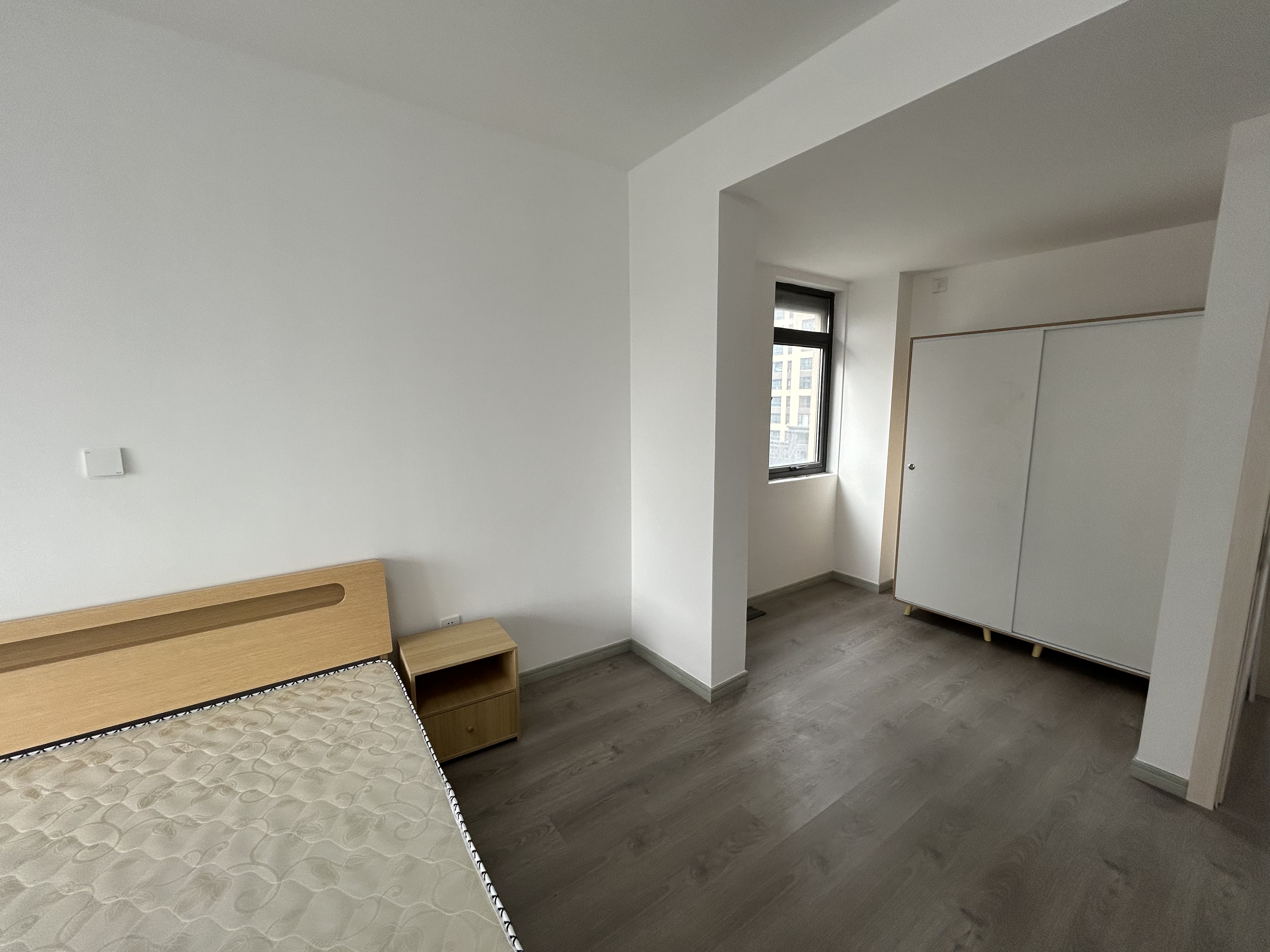 翠园 3室2厅1卫 135m&sup2;