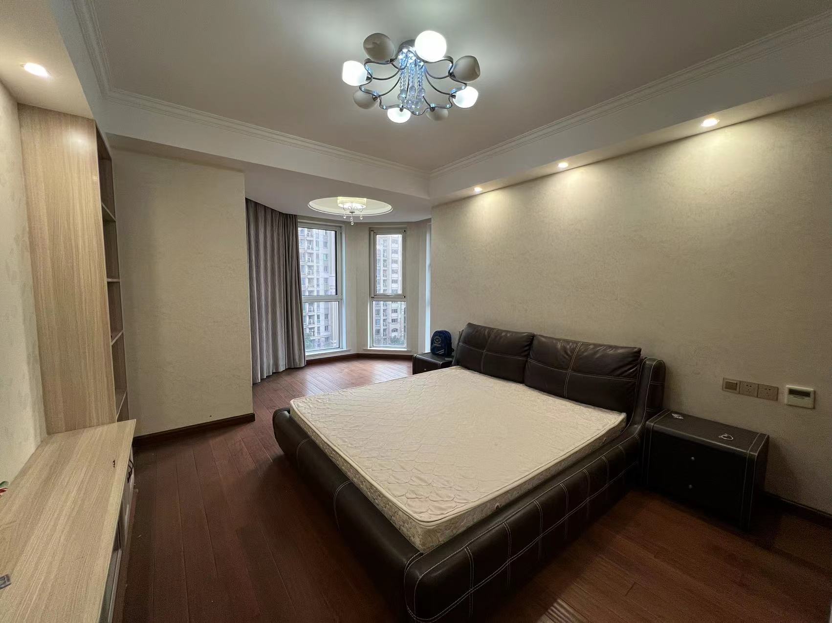 中南世纪花城二期 3室2厅2卫 138.8m&sup2;