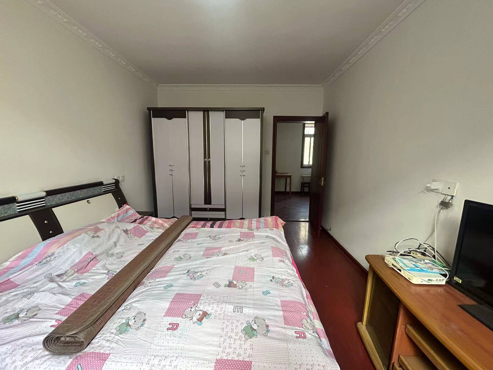 虹桥新村(朝霞路) 2室1厅1卫 63m&sup2;