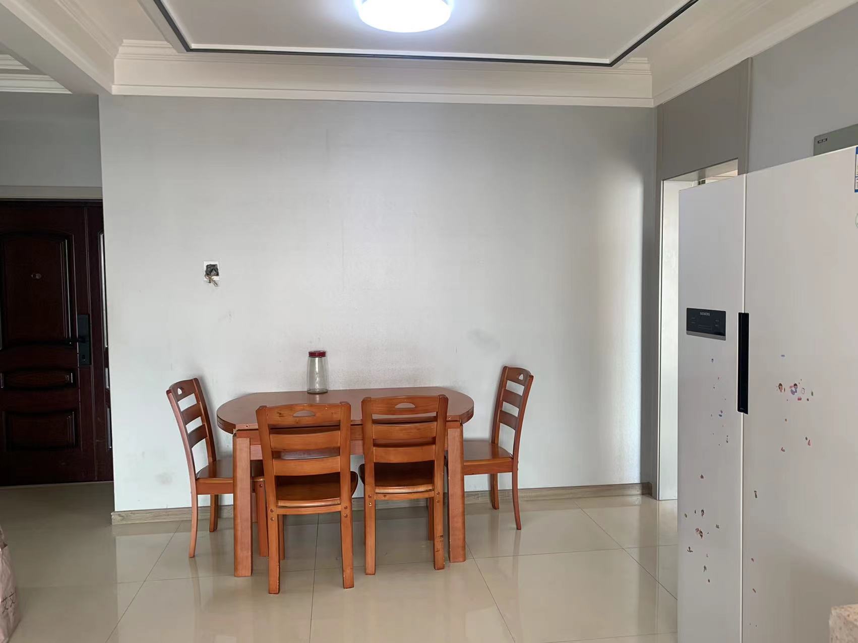 恒盛豪庭 2室2厅1卫 95m²