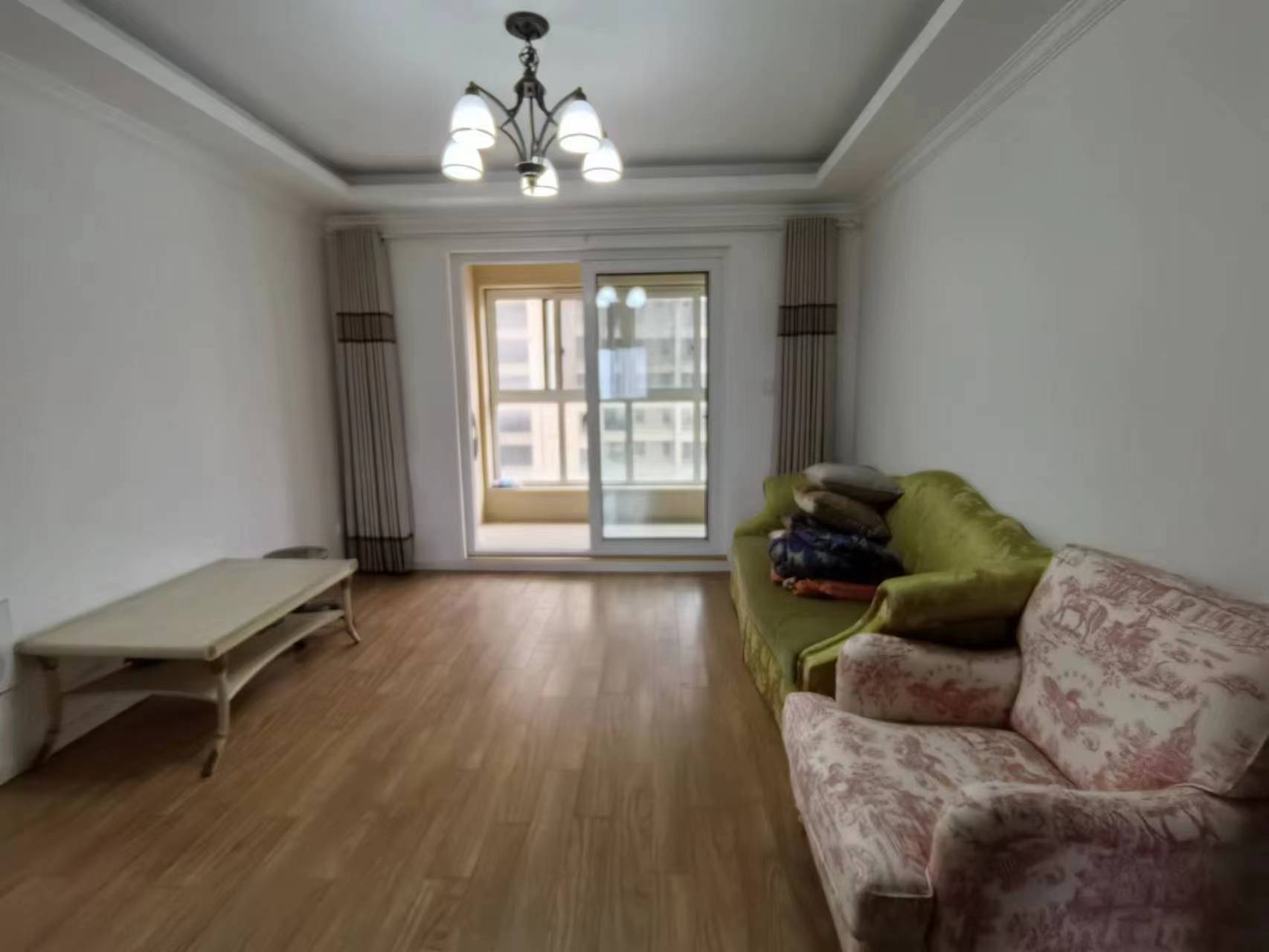 世茂新界 3室2厅2卫 120m²