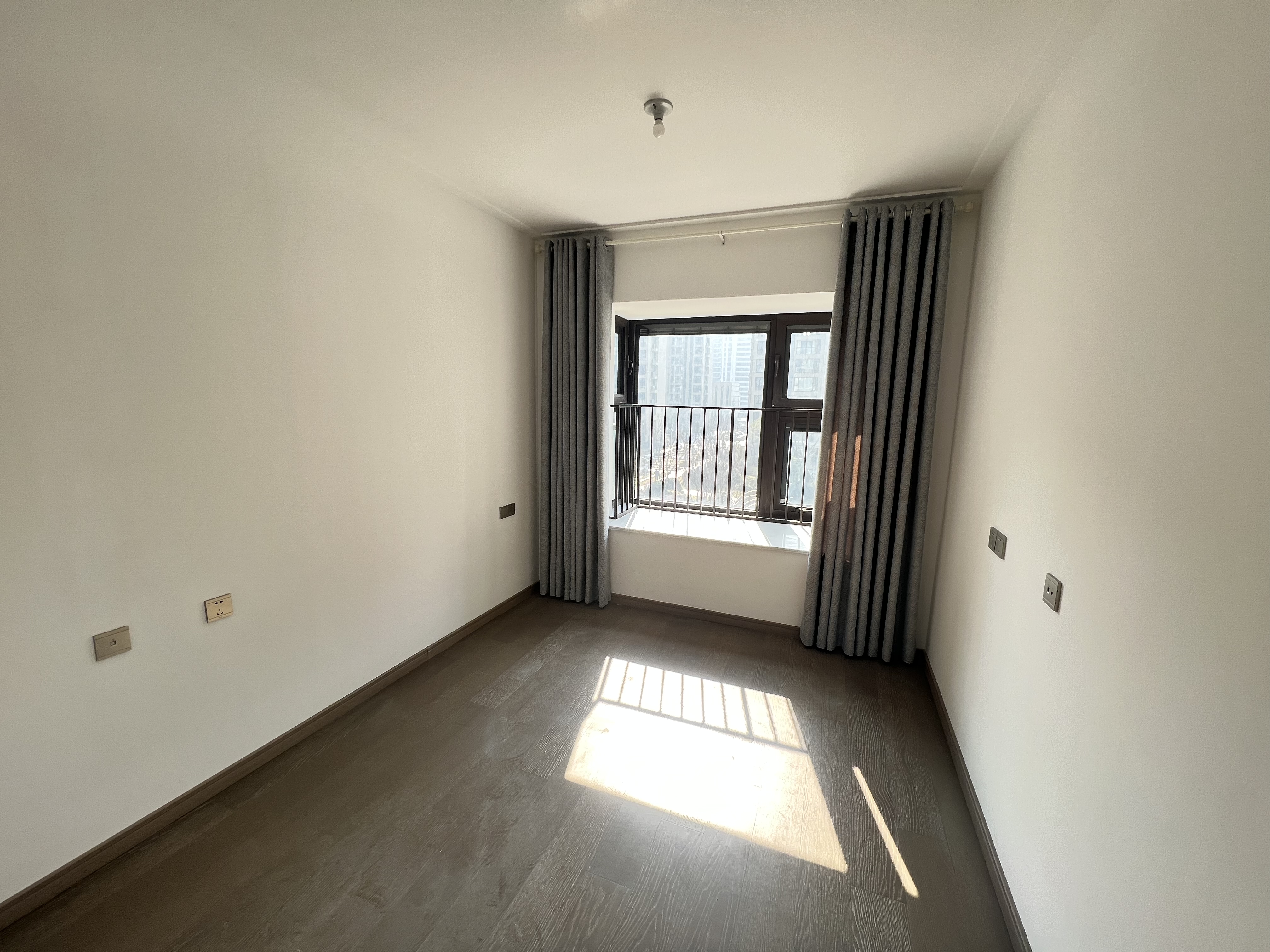 时光漫城 4室2厅2卫 140m&sup2;