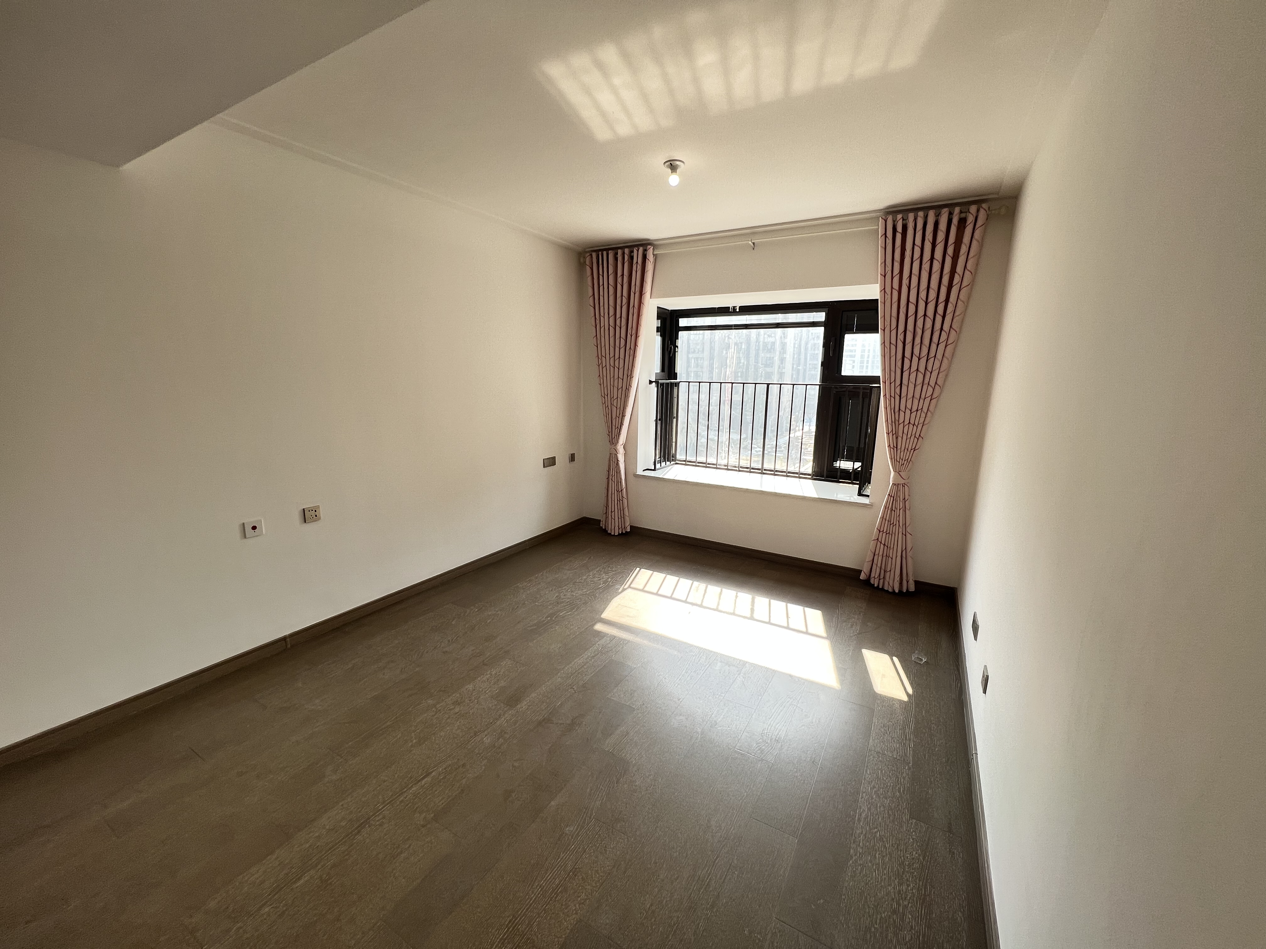 时光漫城 4室2厅2卫 140m&sup2;