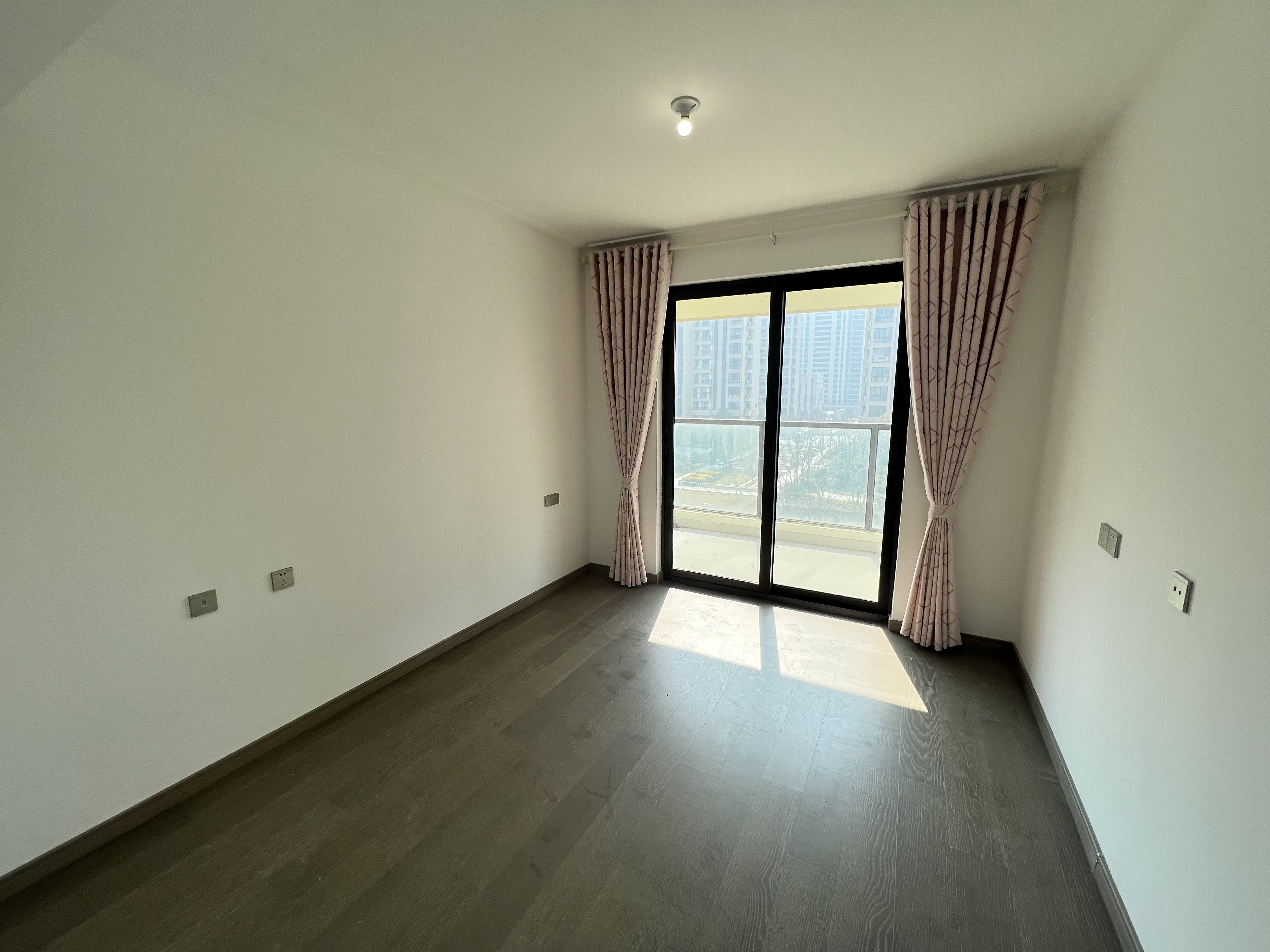 时光漫城 4室2厅2卫 140m&sup2;