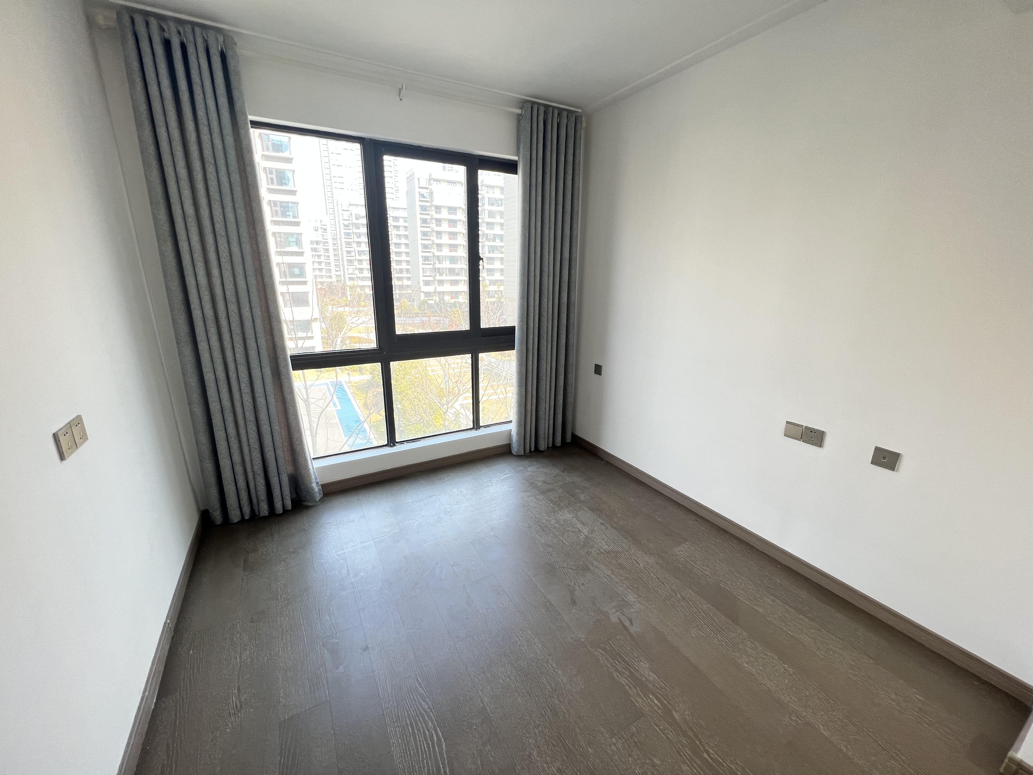 时光漫城 4室2厅2卫 140m&sup2;