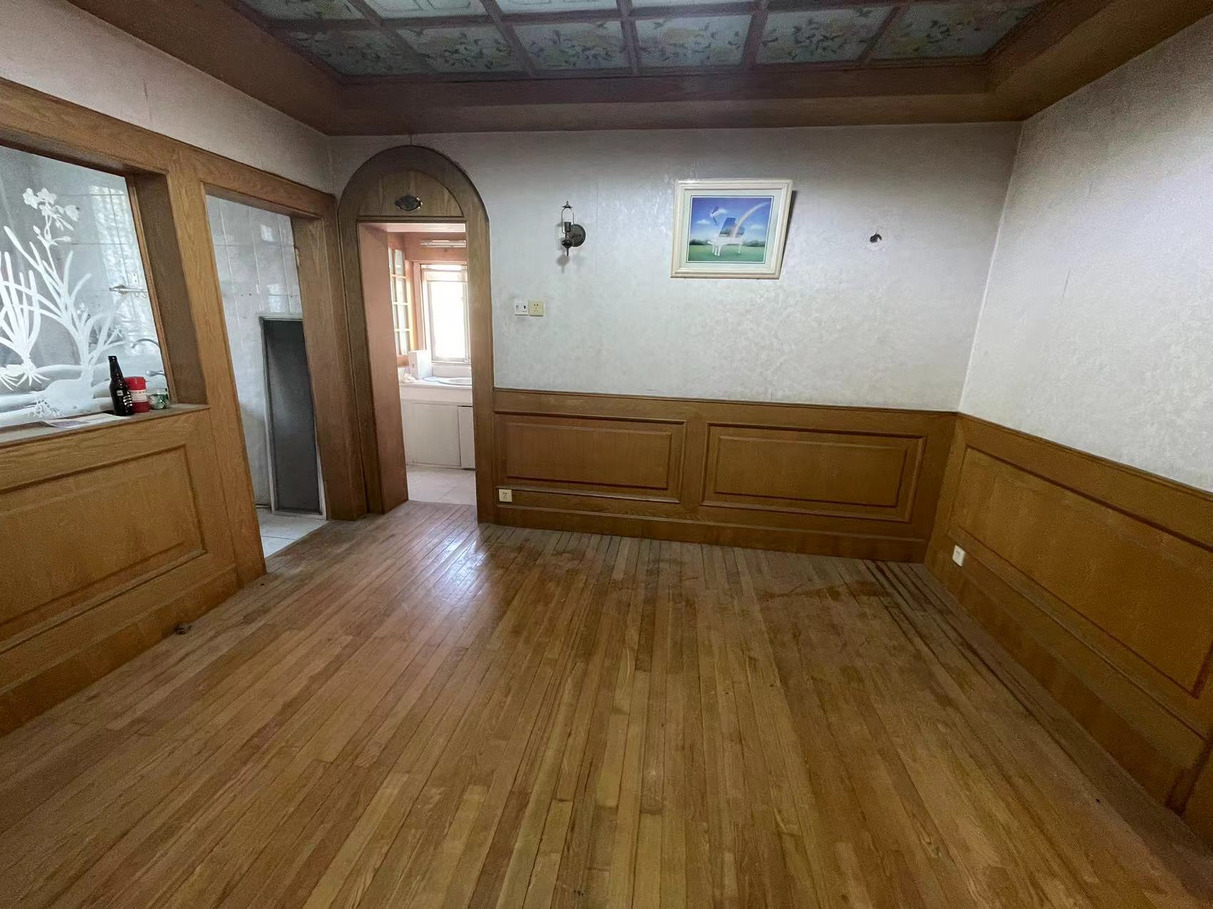 光明南村 3室2厅2卫 130.7m&sup2;