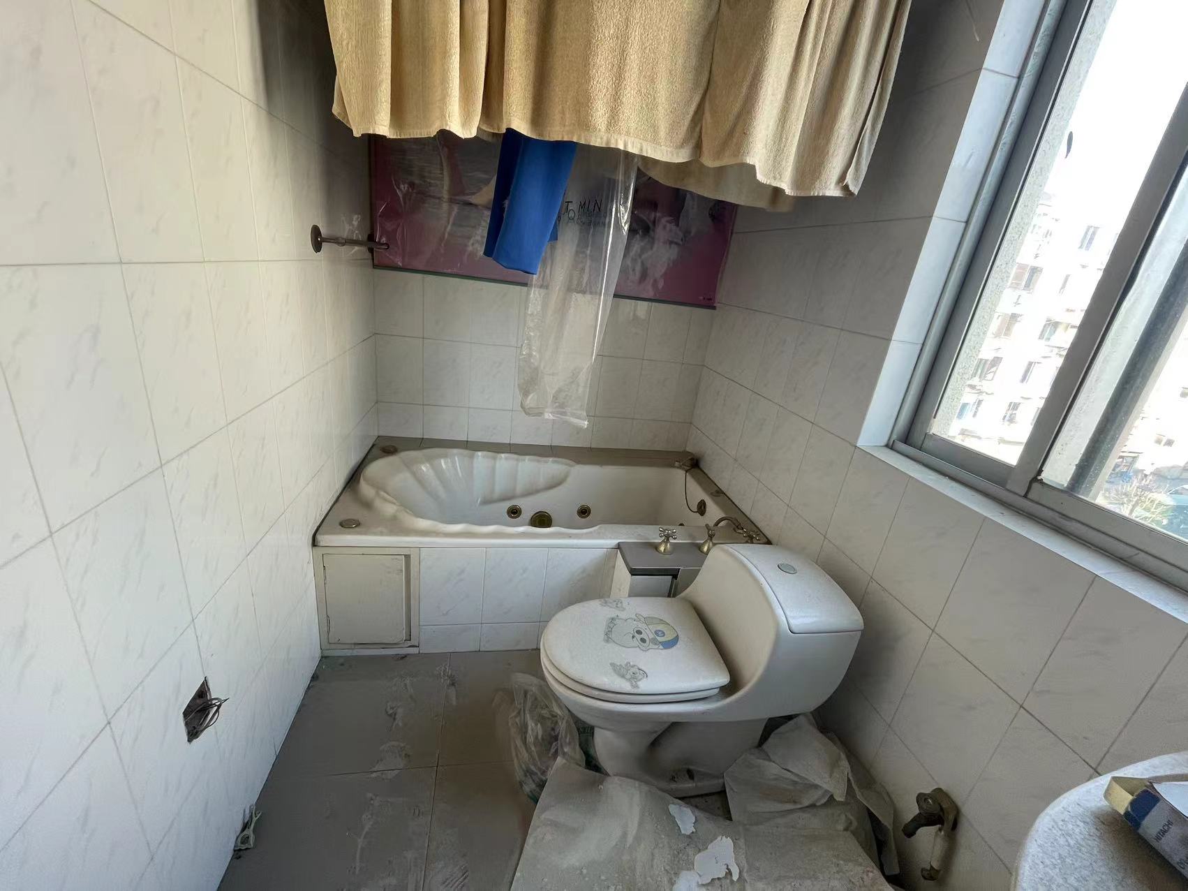 光明南村 3室2厅2卫 130.7m&sup2;