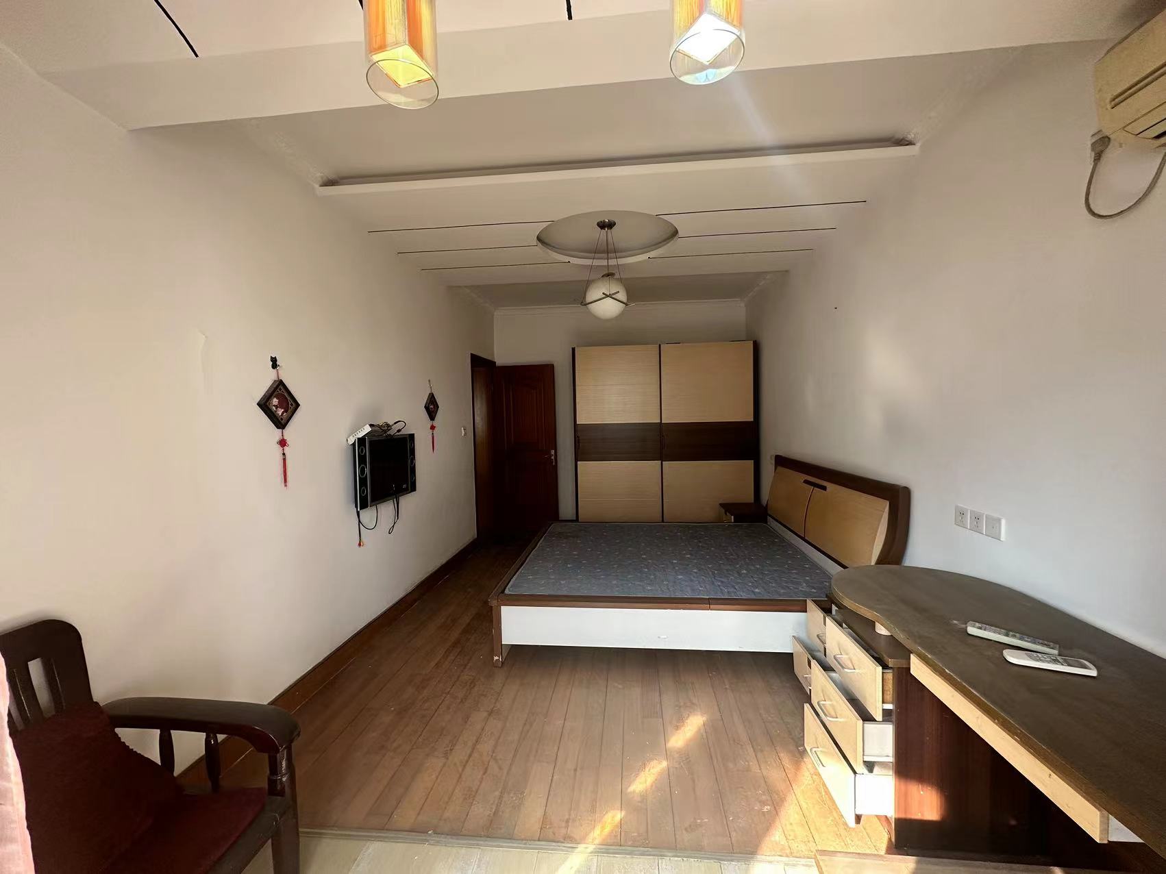 八角亭小区 3室2厅1卫 117.00m&sup2;