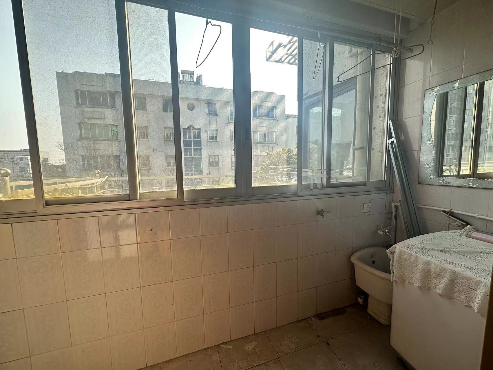 八角亭小区 3室2厅1卫 117.00m&sup2;