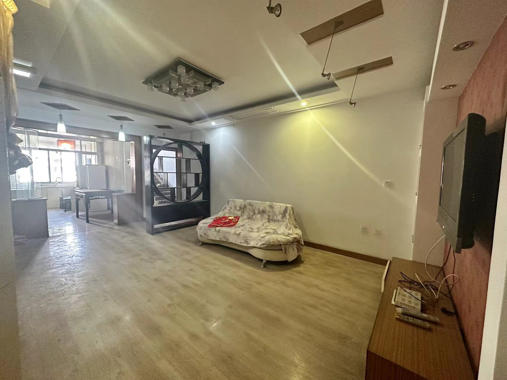 八角亭小区 3室2厅1卫 117.00m²