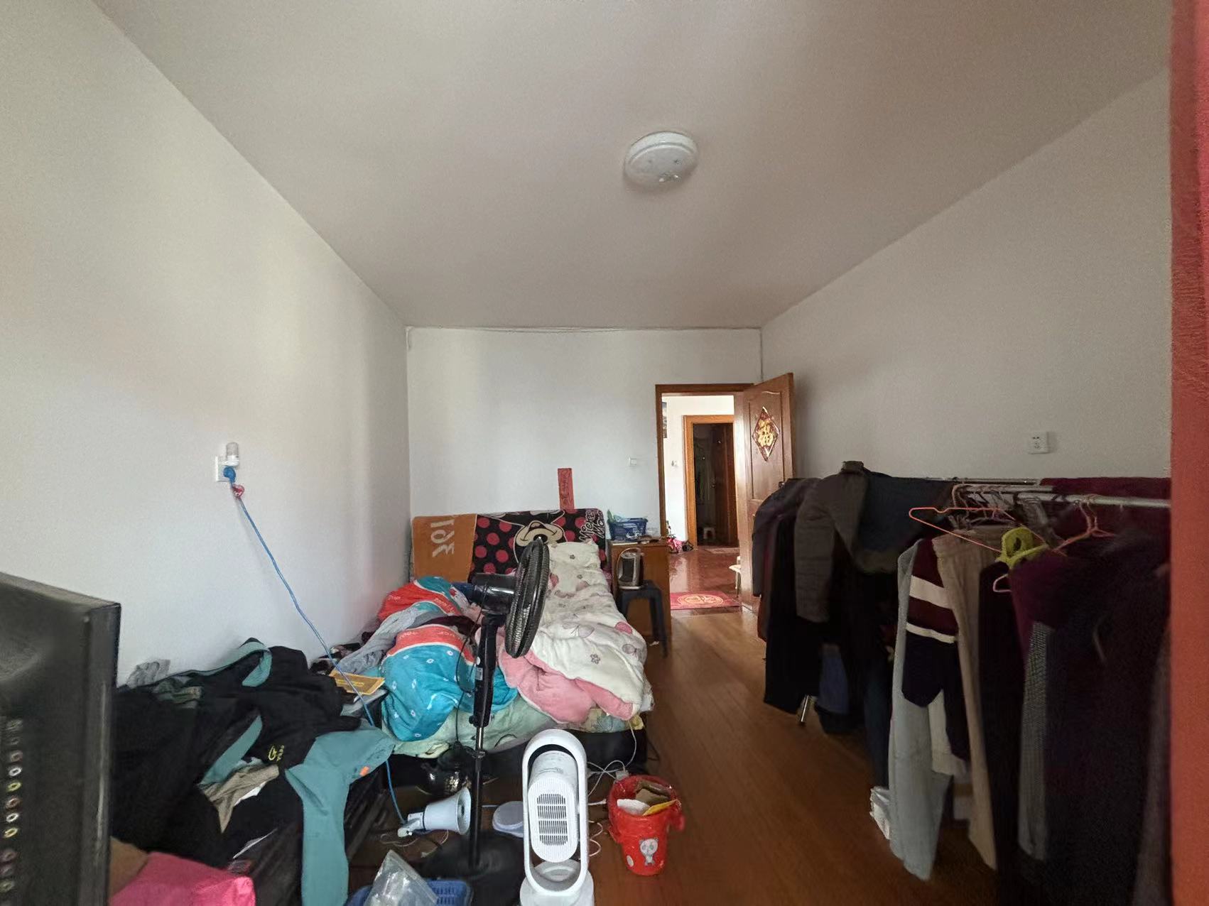 外滩小区 3室1厅1卫 122.00m&sup2;