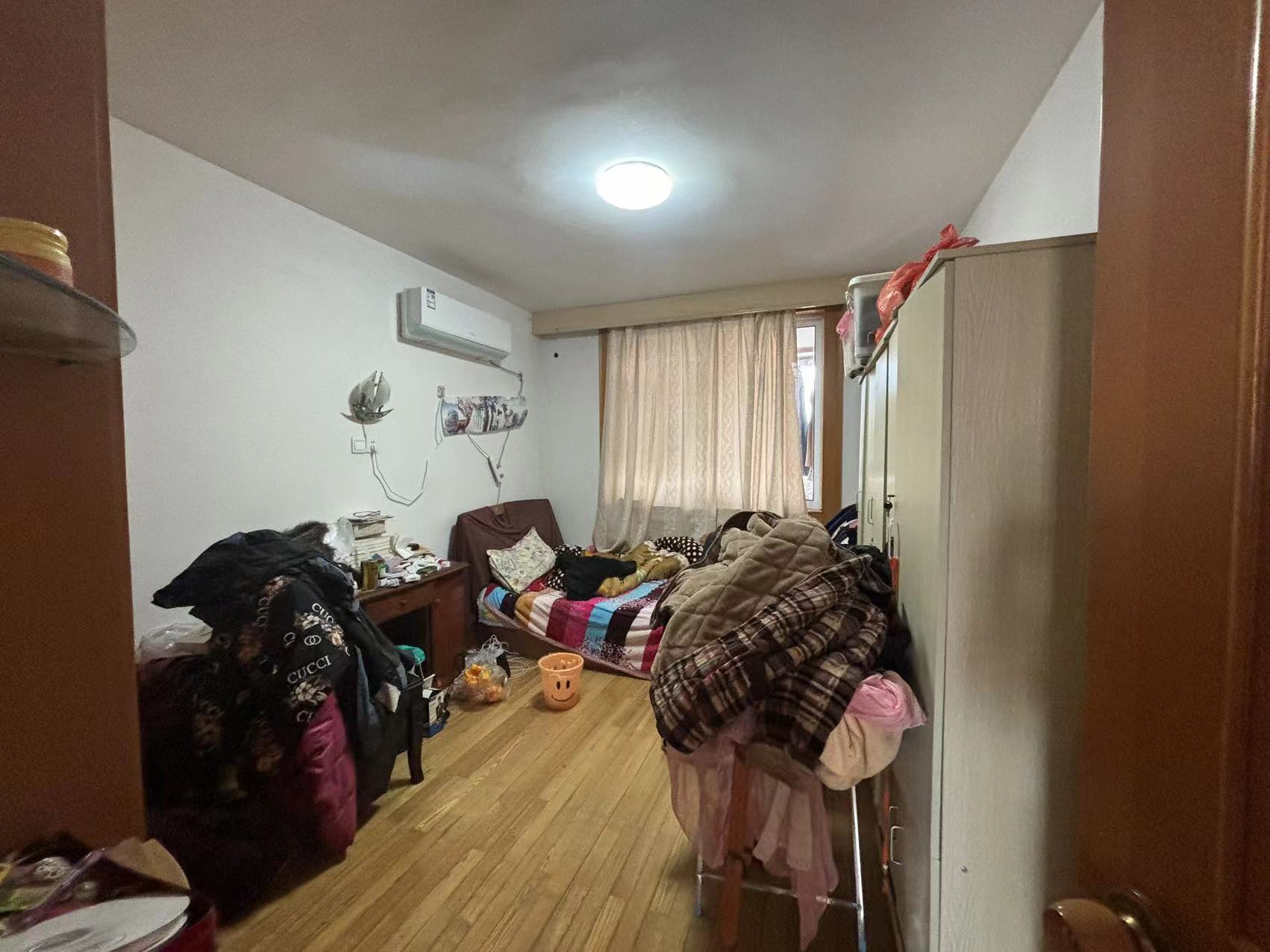 外滩小区 3室1厅1卫 122.00m&sup2;