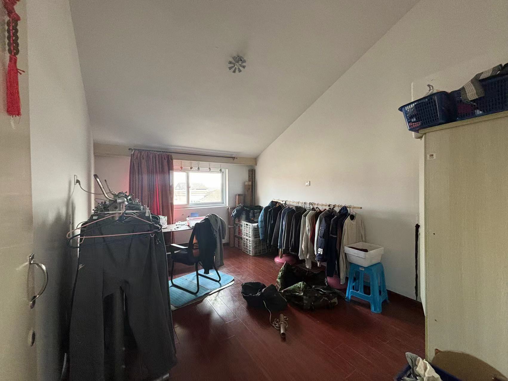 外滩小区 3室1厅1卫 122.00m&sup2;