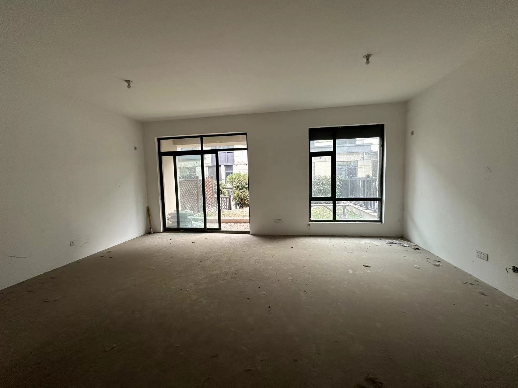 远创紫樾台 5室3厅2卫 390.00m²