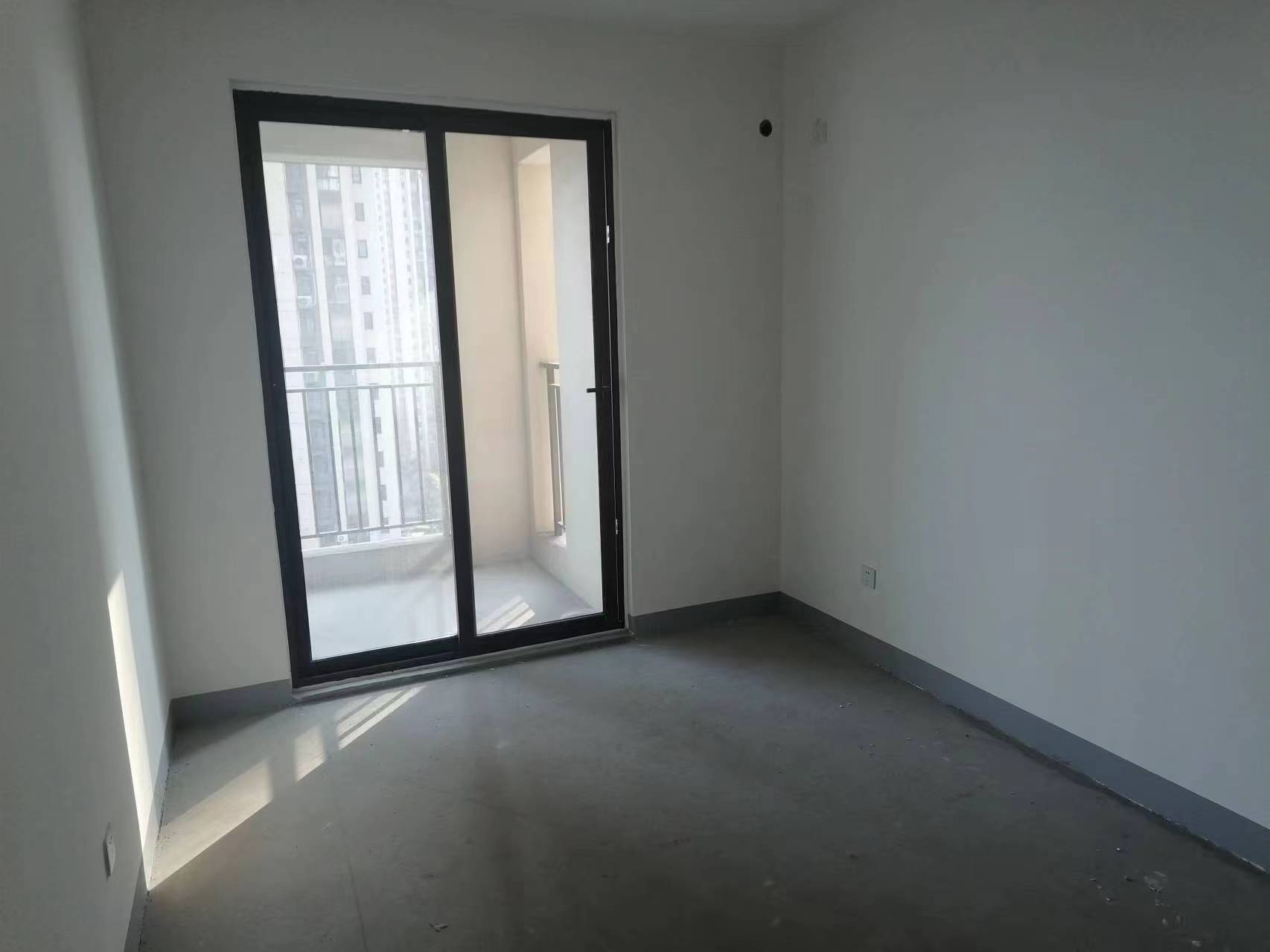 绿地新里城 3室2厅2卫 106m&sup2;