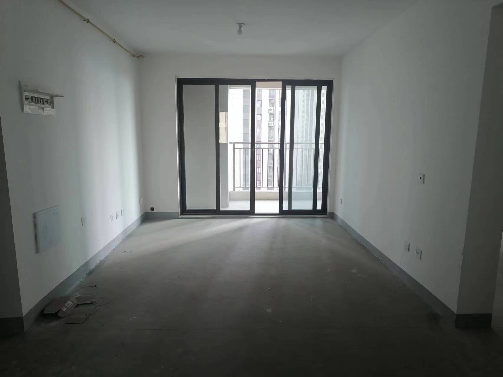 绿地新里城 3室2厅2卫 106m&sup2;